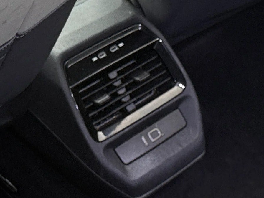 Used 2021 Volkswagen ID.4 PRO S with VIN WVGUNPE20MP057572 for sale in Oak Creek, WI
