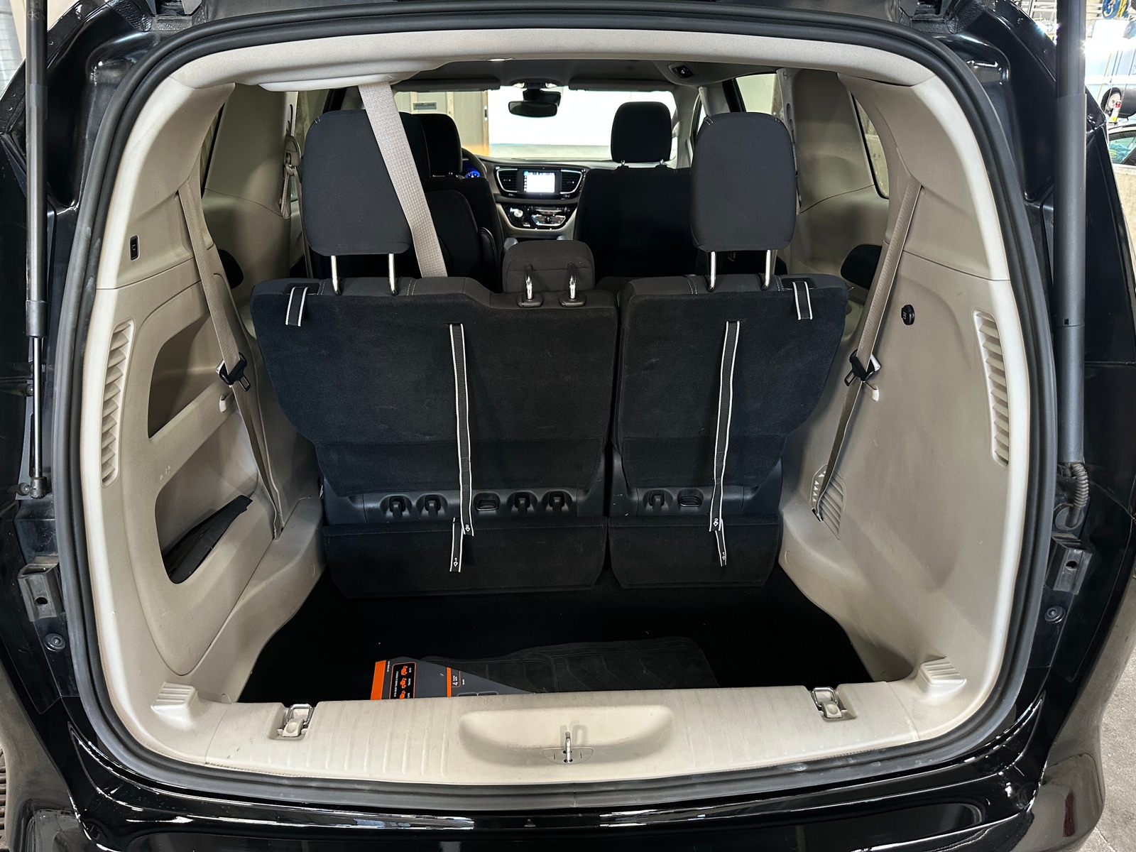 Thumbnail: 2017 Toyota RAV4 - 6