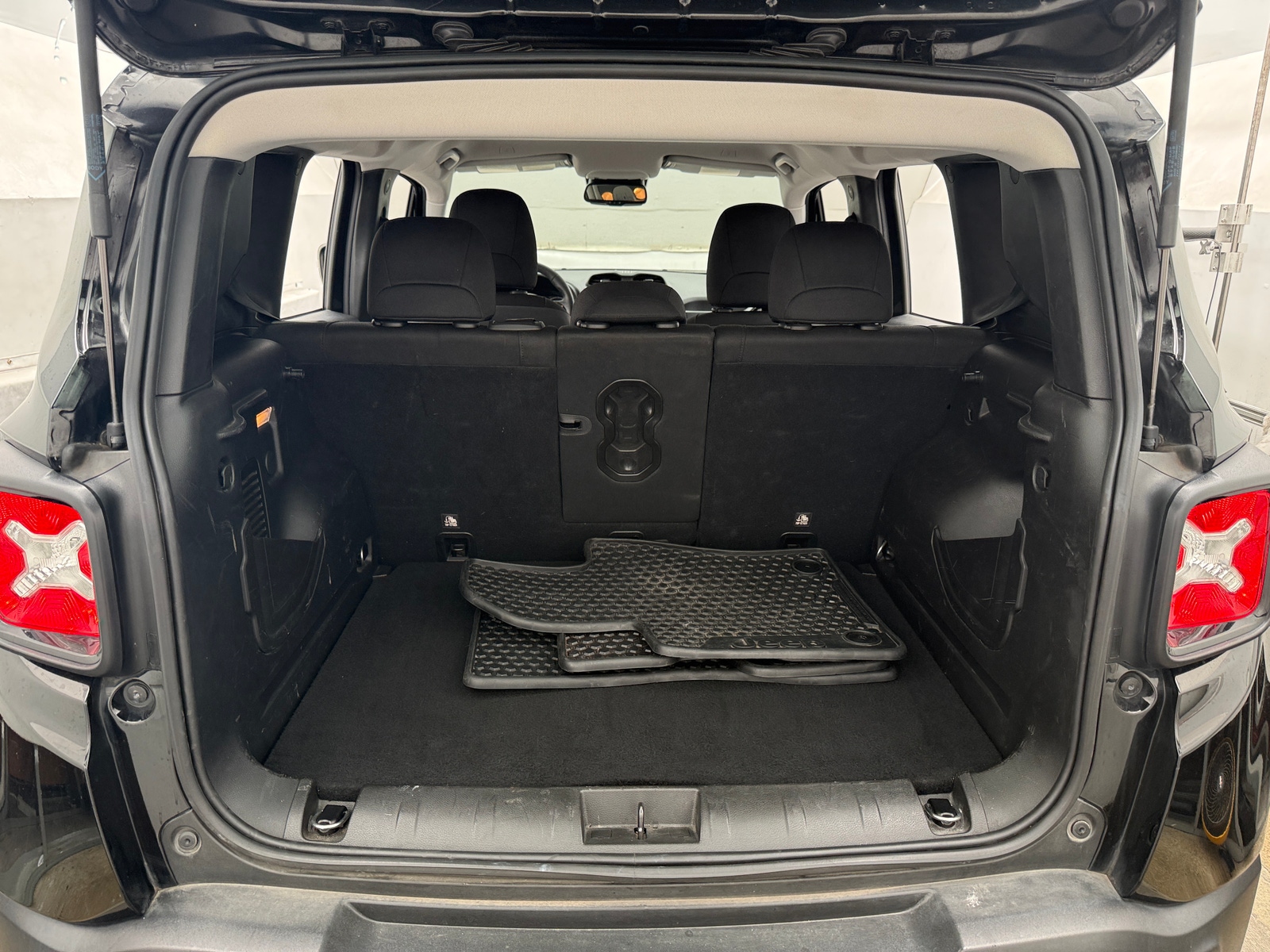 Thumbnail: 2020 Jeep Renegade - 7