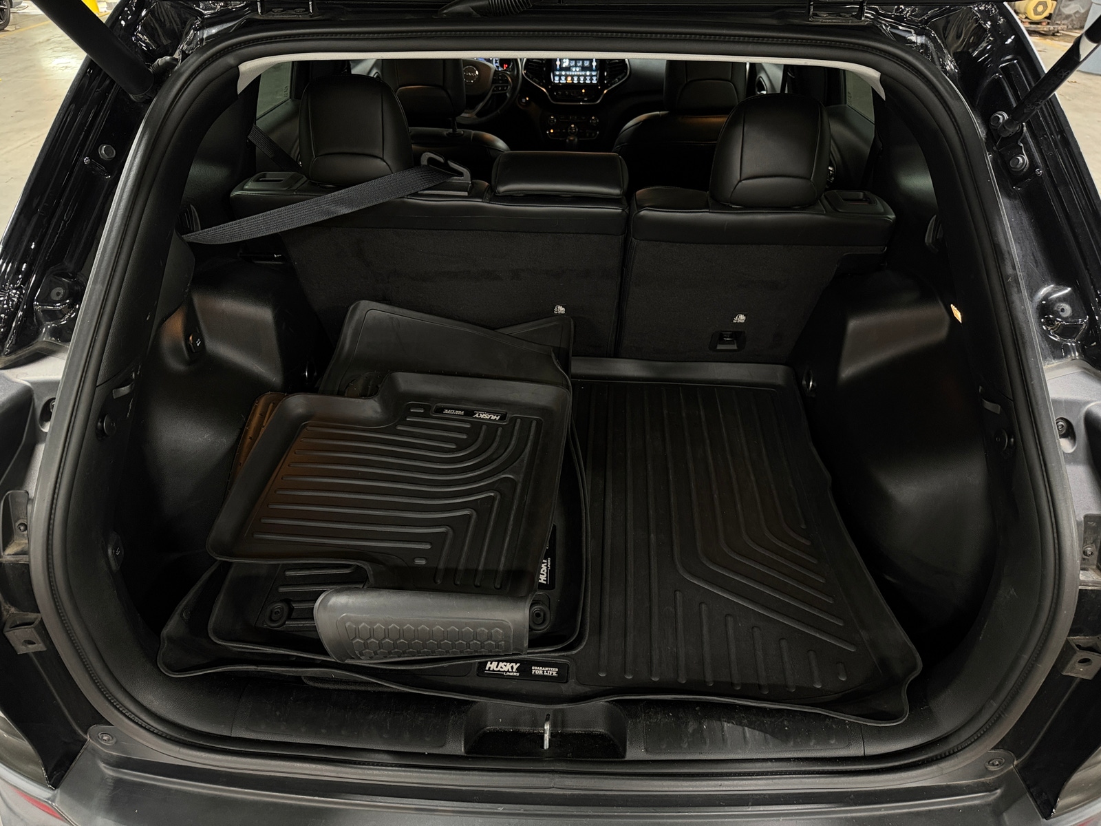 Thumbnail: 2019 Jeep Cherokee - 6
