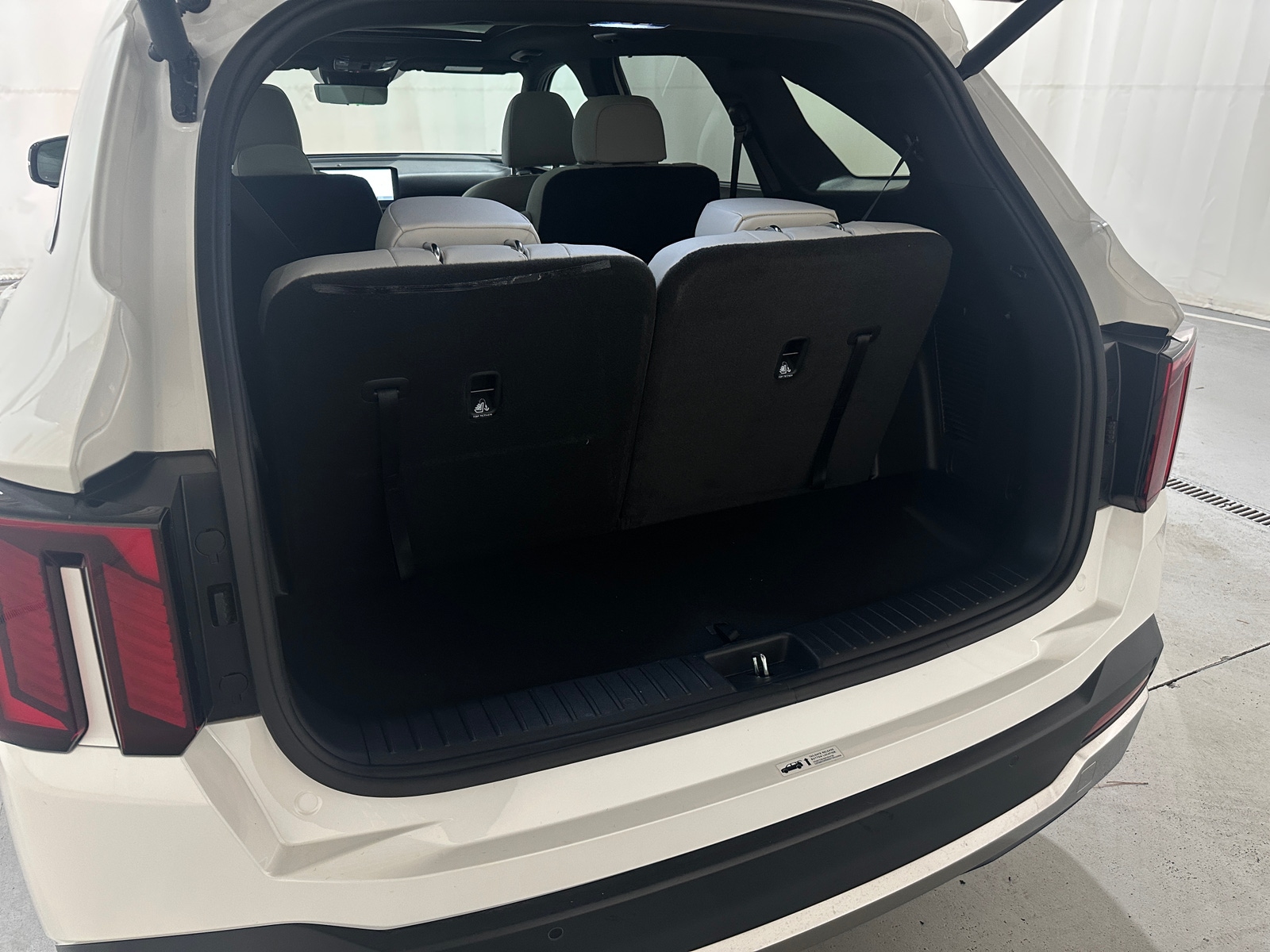 Thumbnail: 2025 Kia Sorento - 6