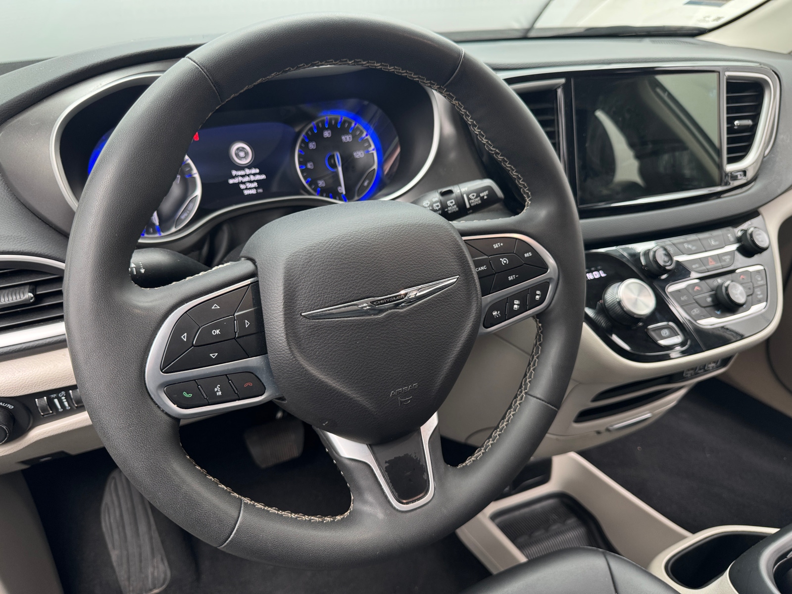 Thumbnail: 2024 Chrysler Pacifica - 4