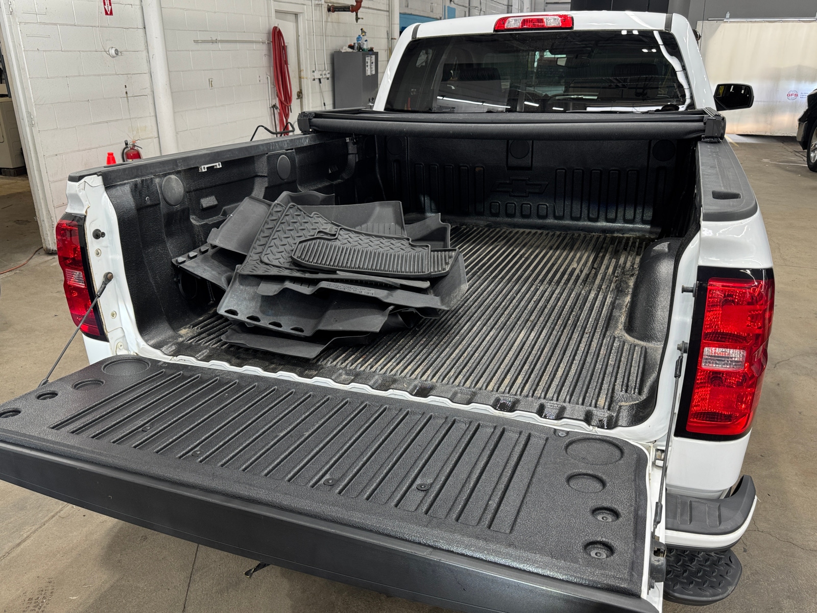 Thumbnail: 2017 Chevrolet Silverado 1500 - 7