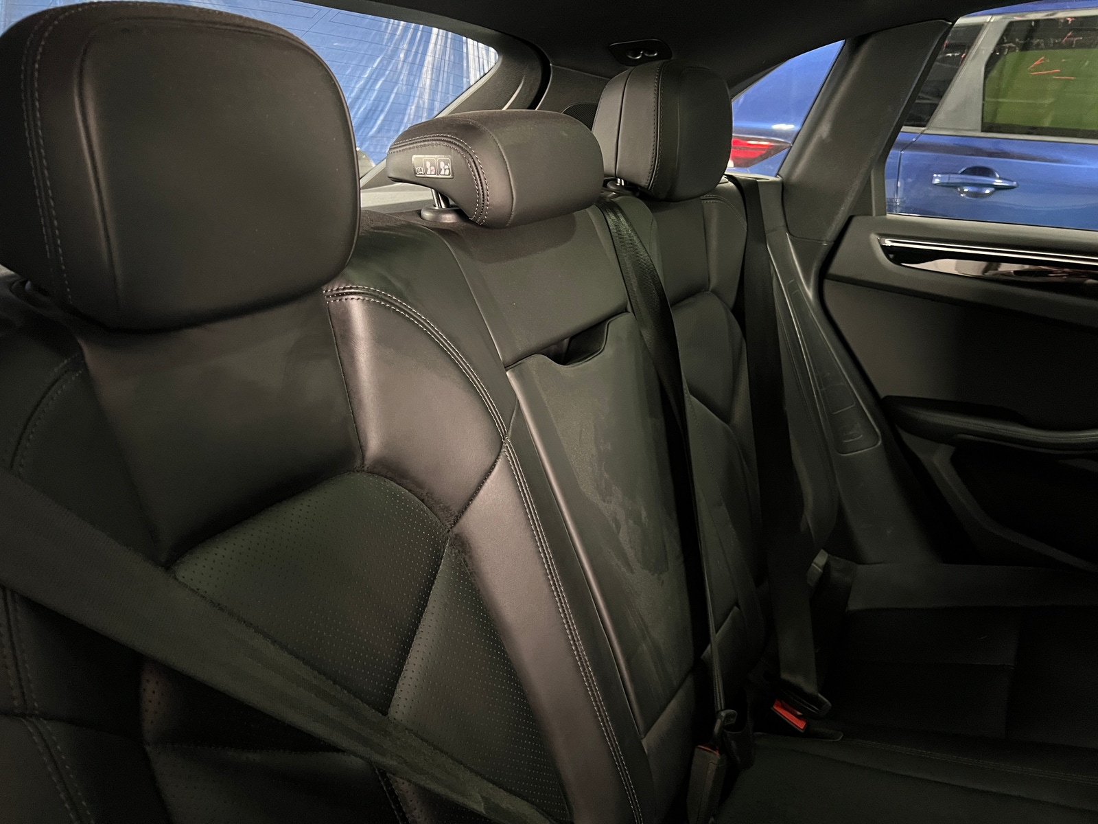 Thumbnail: 2016 Porsche Macan - 5