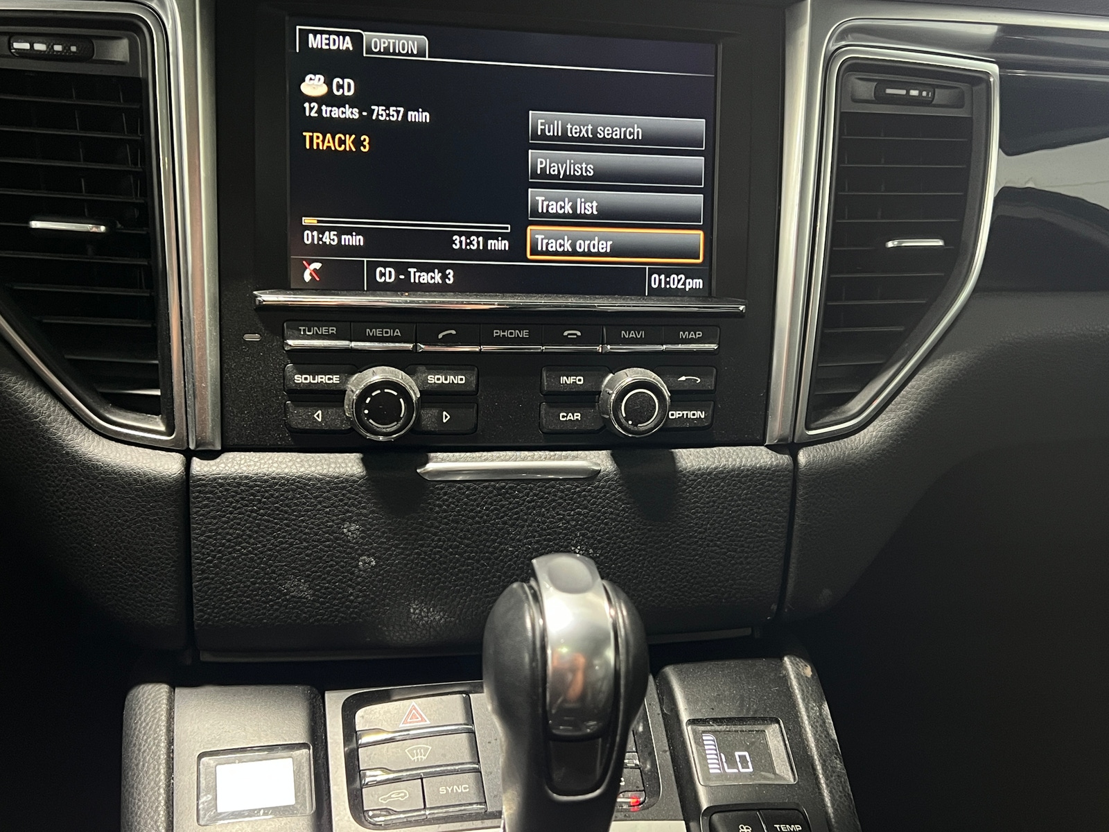 Thumbnail: 2016 Porsche Macan - 3
