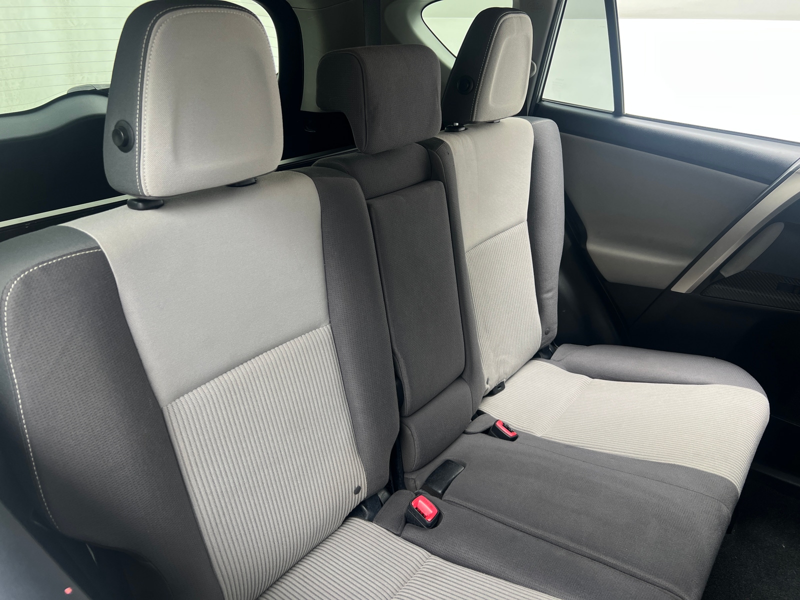 Thumbnail: 2015 Toyota RAV4 - 6