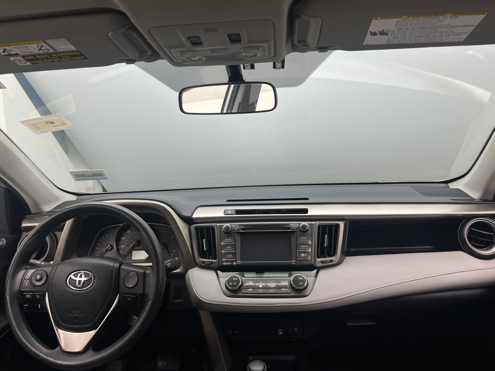 Thumbnail: 2015 Toyota RAV4 - 3