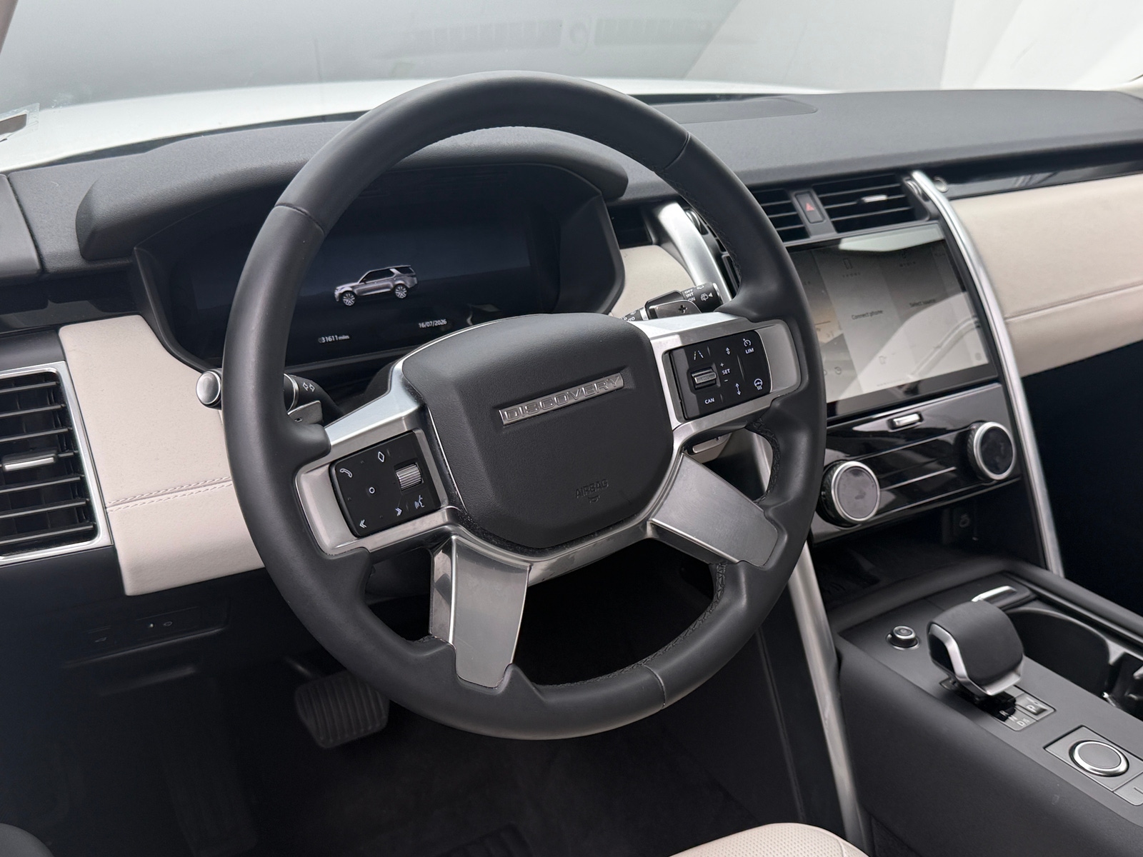 Thumbnail: 2025 Land Rover Discovery - 4