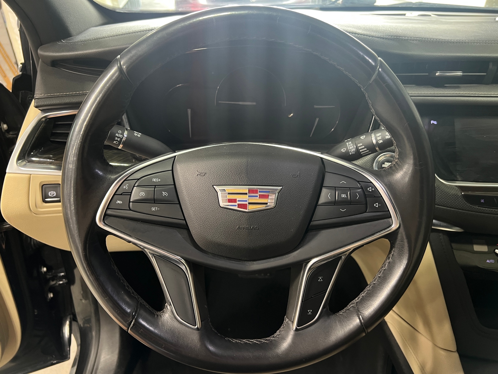 Thumbnail: 2017 Cadillac XT5 - 4