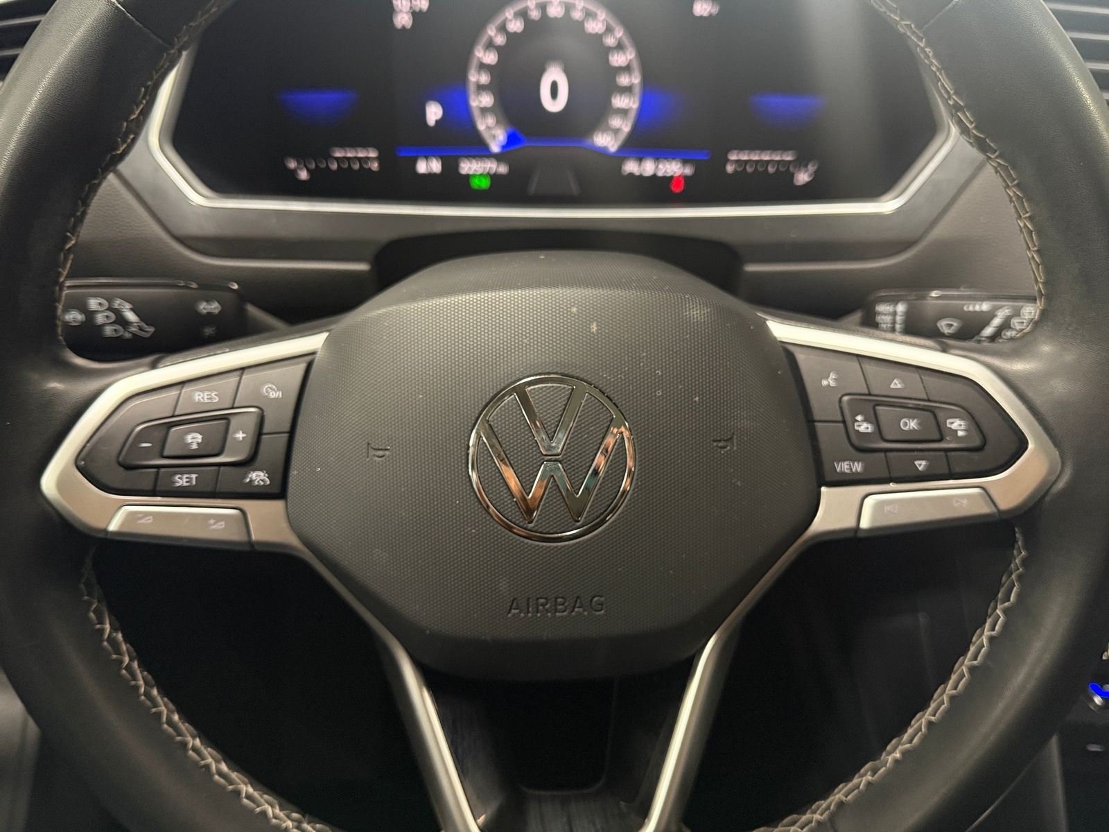 Thumbnail: 2023 Volkswagen Tiguan - 4