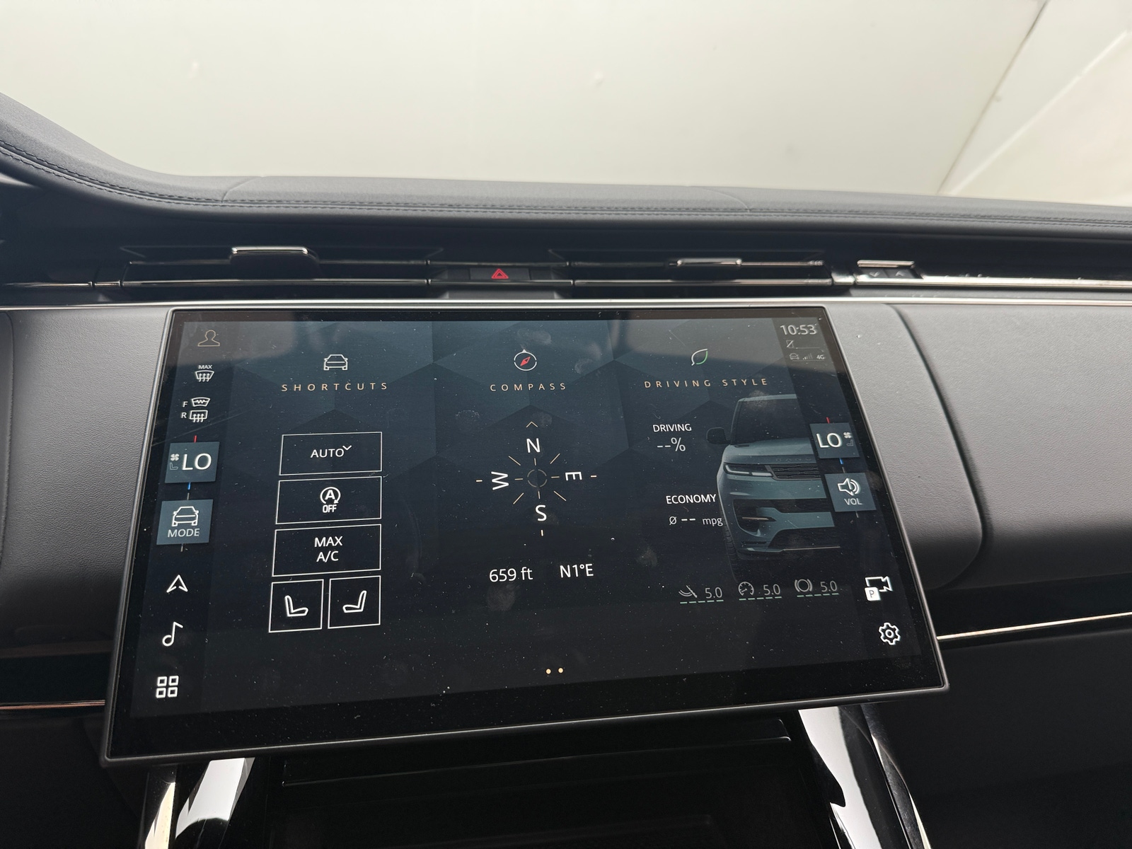 Thumbnail: 2025 Land Rover Range Rover Sport - 3