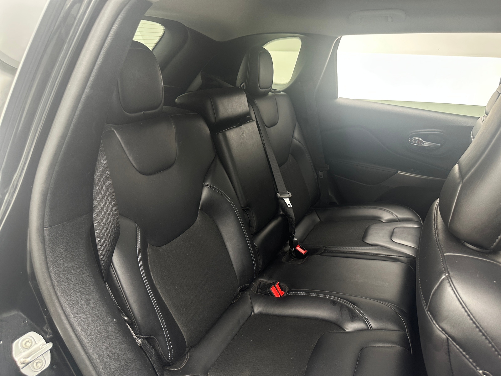 Thumbnail: 2021 Jeep Cherokee - 6