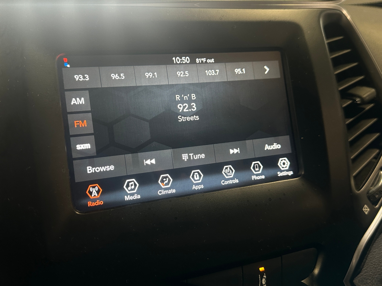 Thumbnail: 2021 Jeep Cherokee - 4