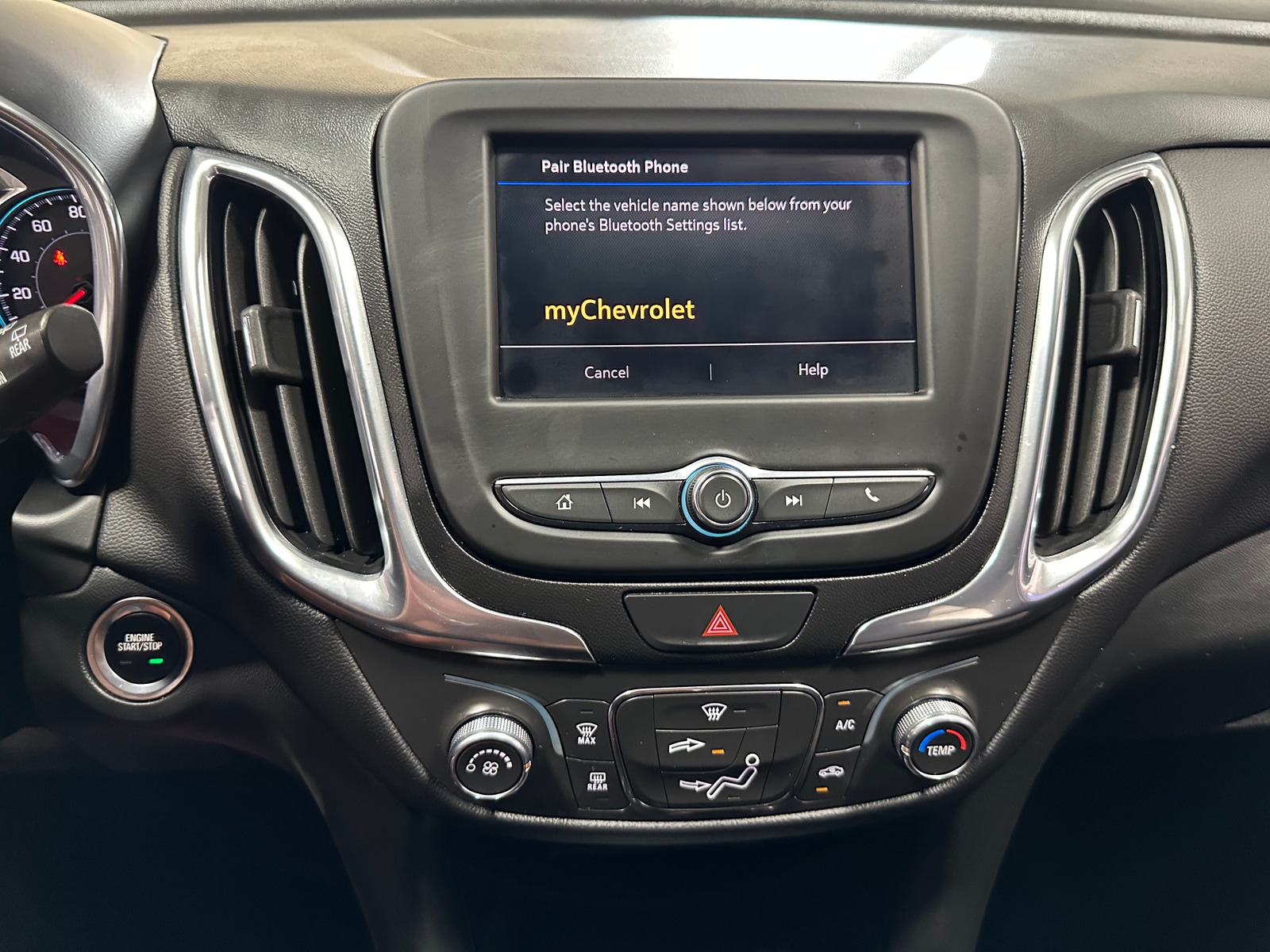 Thumbnail: 2021 Chevrolet Equinox - 4