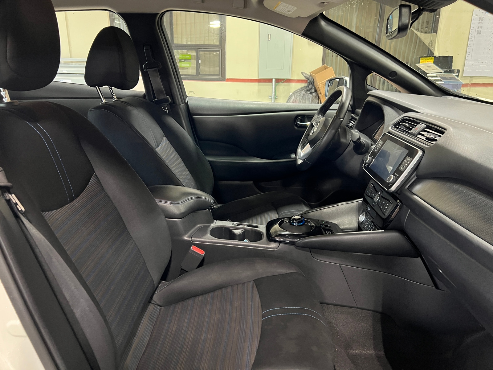 Thumbnail: 2022 Nissan Leaf - 2