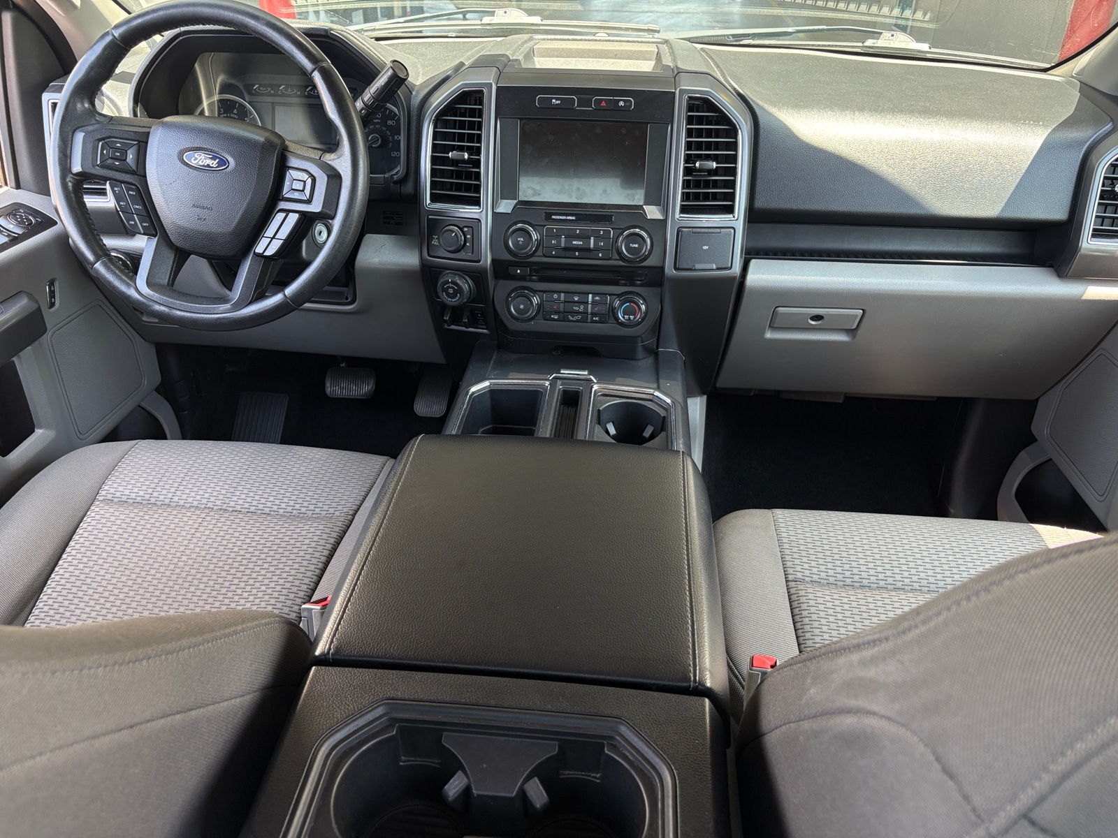 Thumbnail: 2018 Ford Econoline - 3
