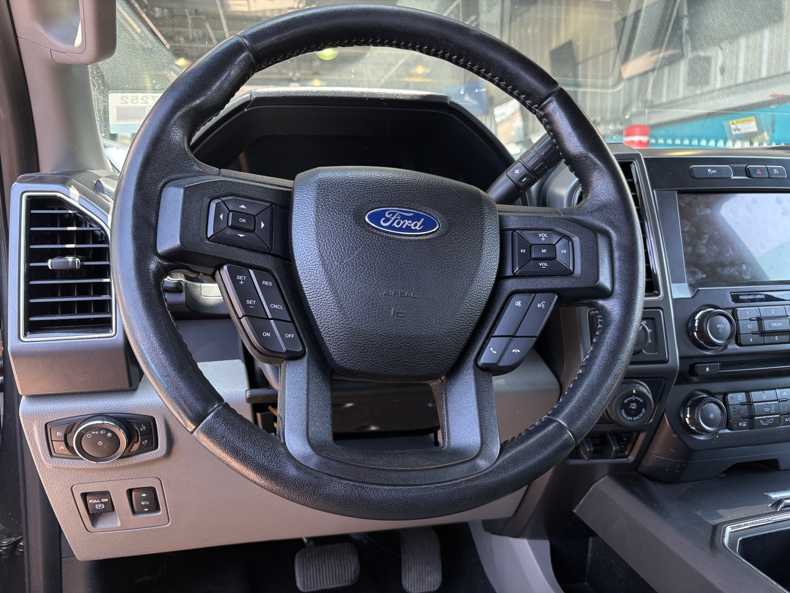 Thumbnail: 2018 Ford Econoline - 5