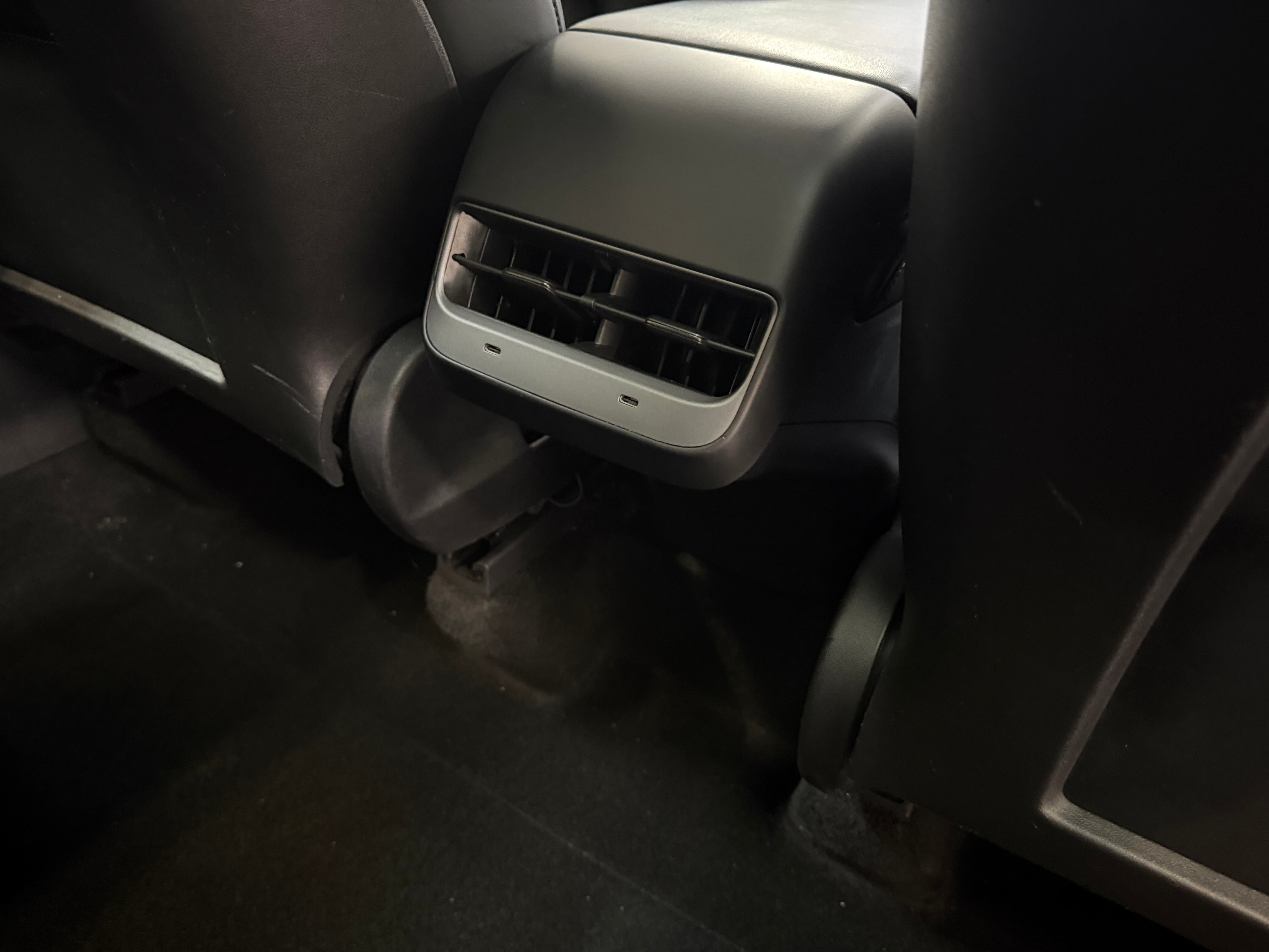 Used 2021 Tesla Model Y Long Range with VIN 5YJYGDEE8MF245999 for sale in Oak Creek, WI