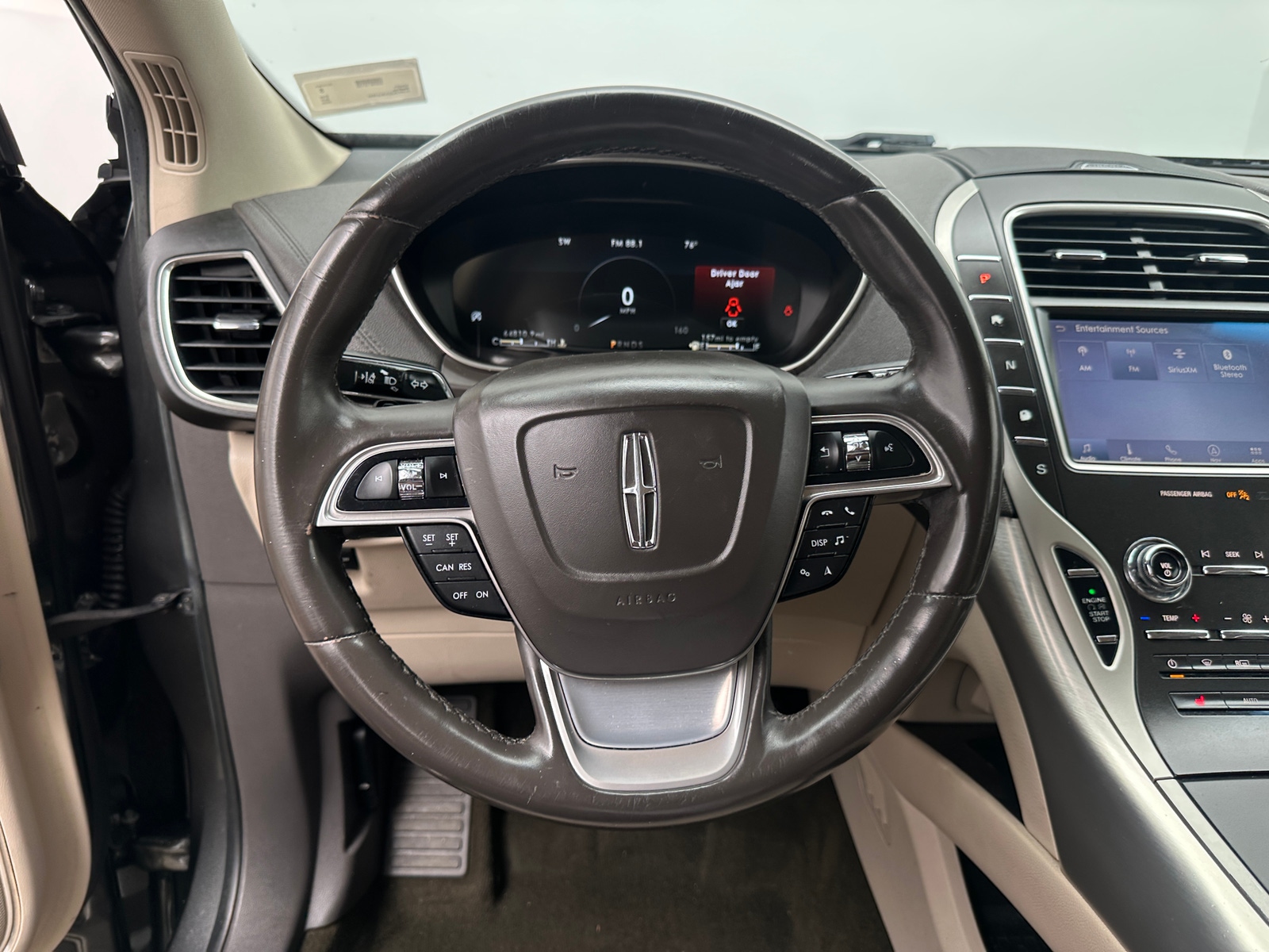 Thumbnail: 2020 Lincoln Nautilus - 4