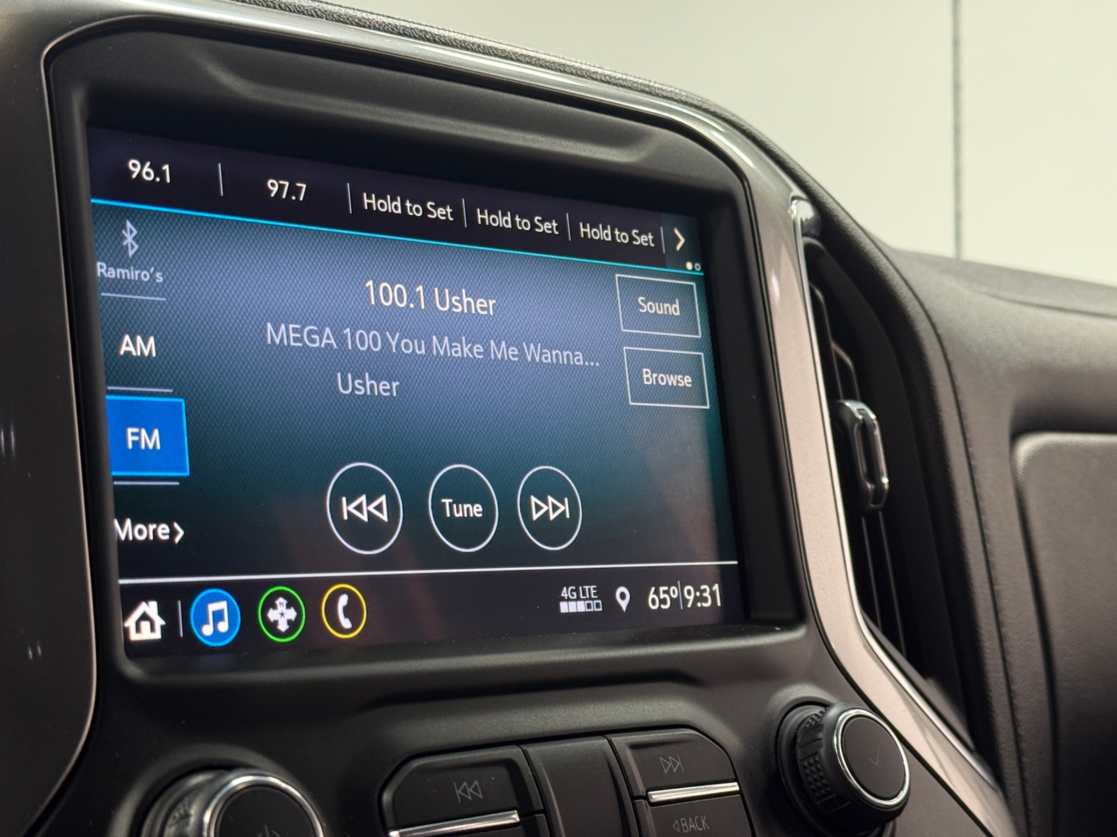 Thumbnail: 2019 Chevrolet Silverado 1500 - 4