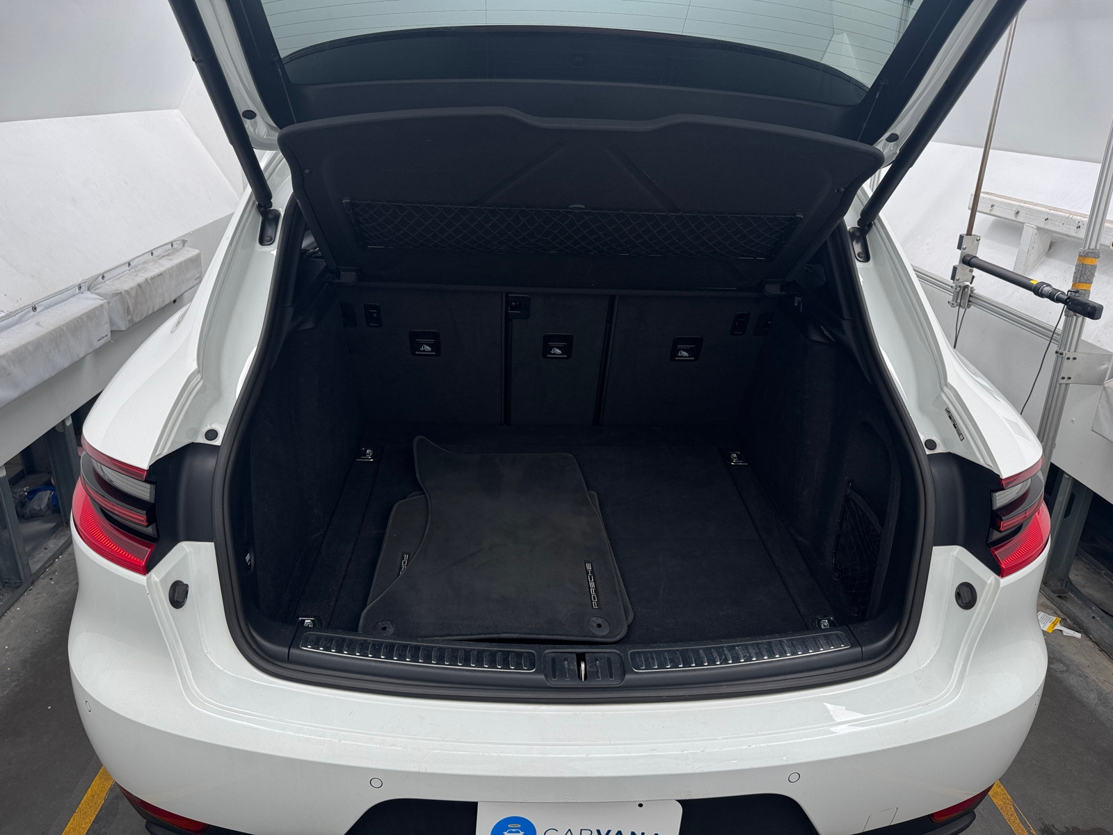 Thumbnail: 2017 Porsche Macan - 6