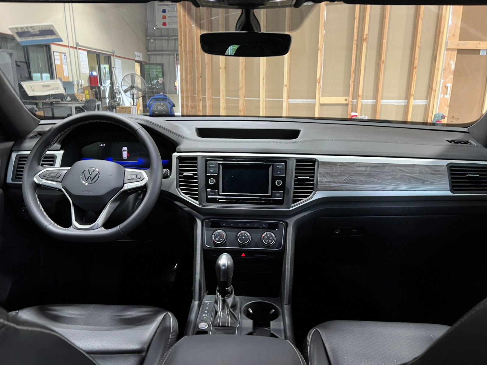 Thumbnail: 2023 Volkswagen Atlas - 2