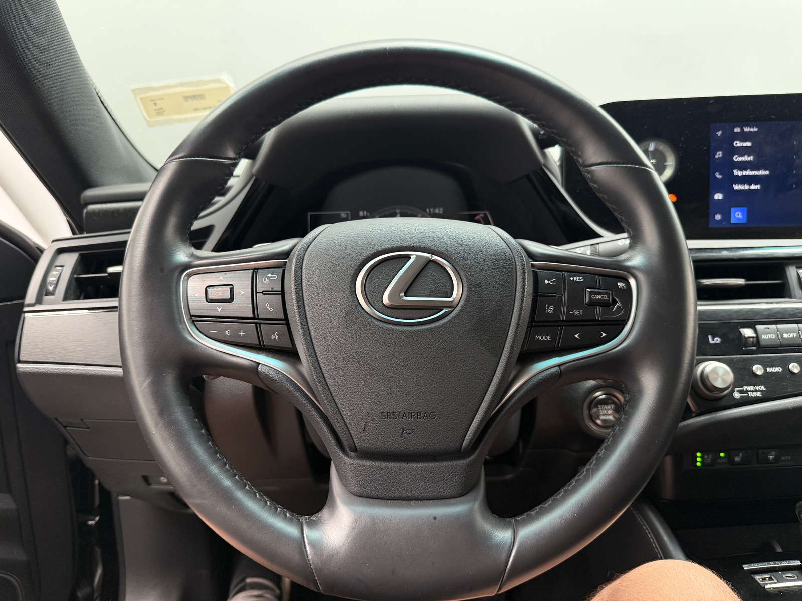 Thumbnail: 2023 Lexus ES - 5