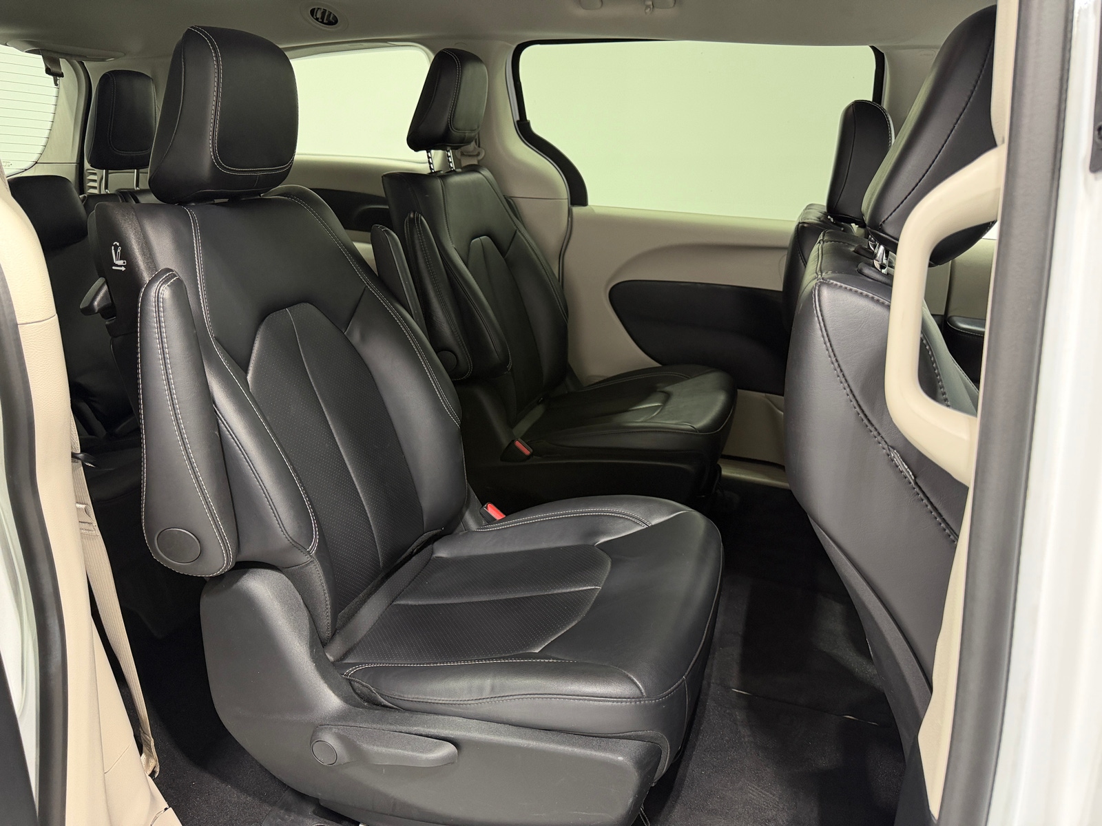 Thumbnail: 2024 Chrysler Pacifica - 5