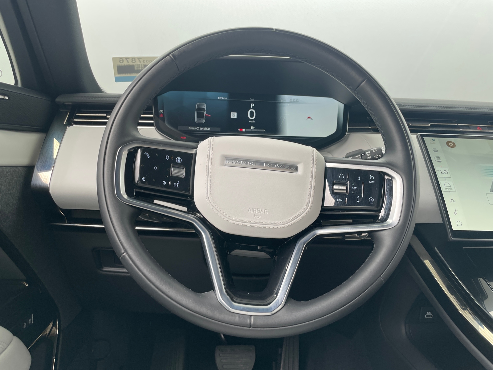 Thumbnail: 2025 Land Rover Range Rover Sport - 4