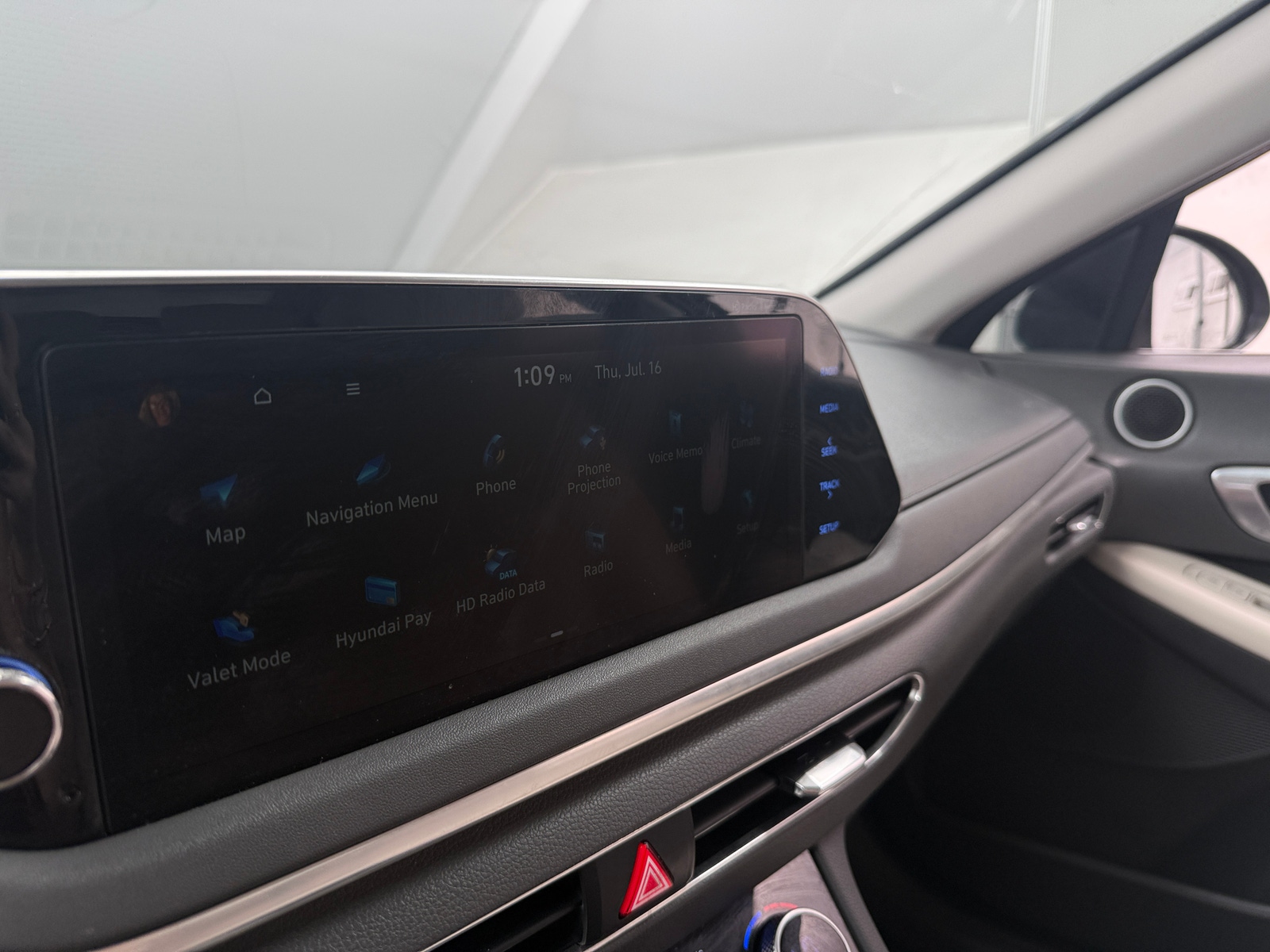 Thumbnail: 2023 Hyundai Sonata - 4