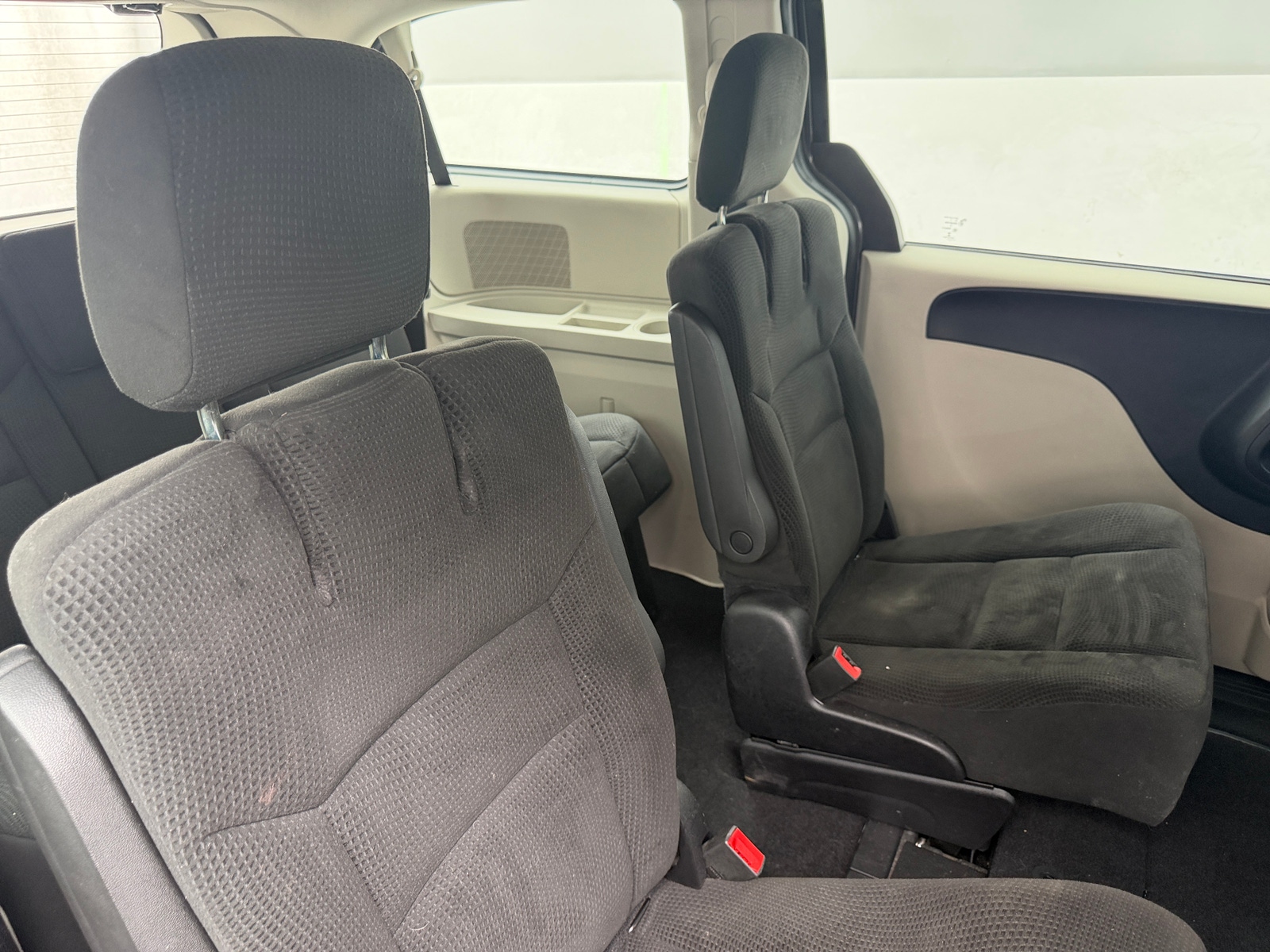 Thumbnail: 2016 Dodge Grand Caravan - 6