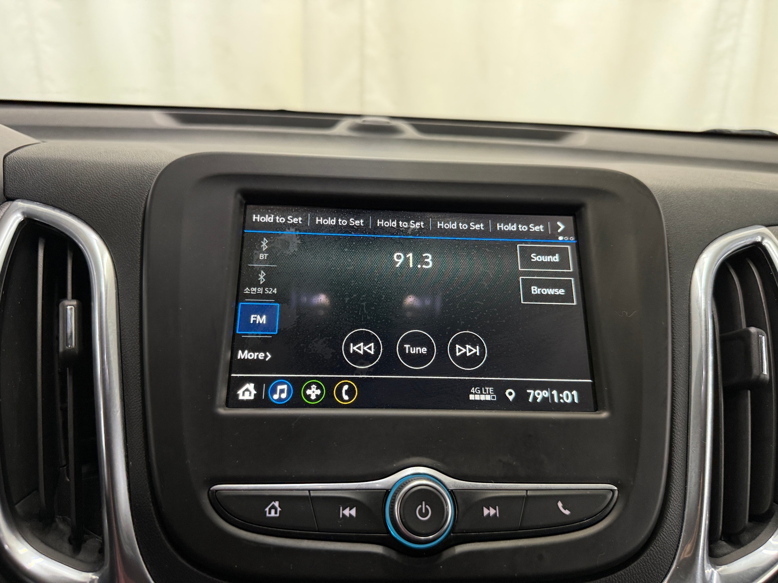 Thumbnail: 2019 Chevrolet Equinox - 4