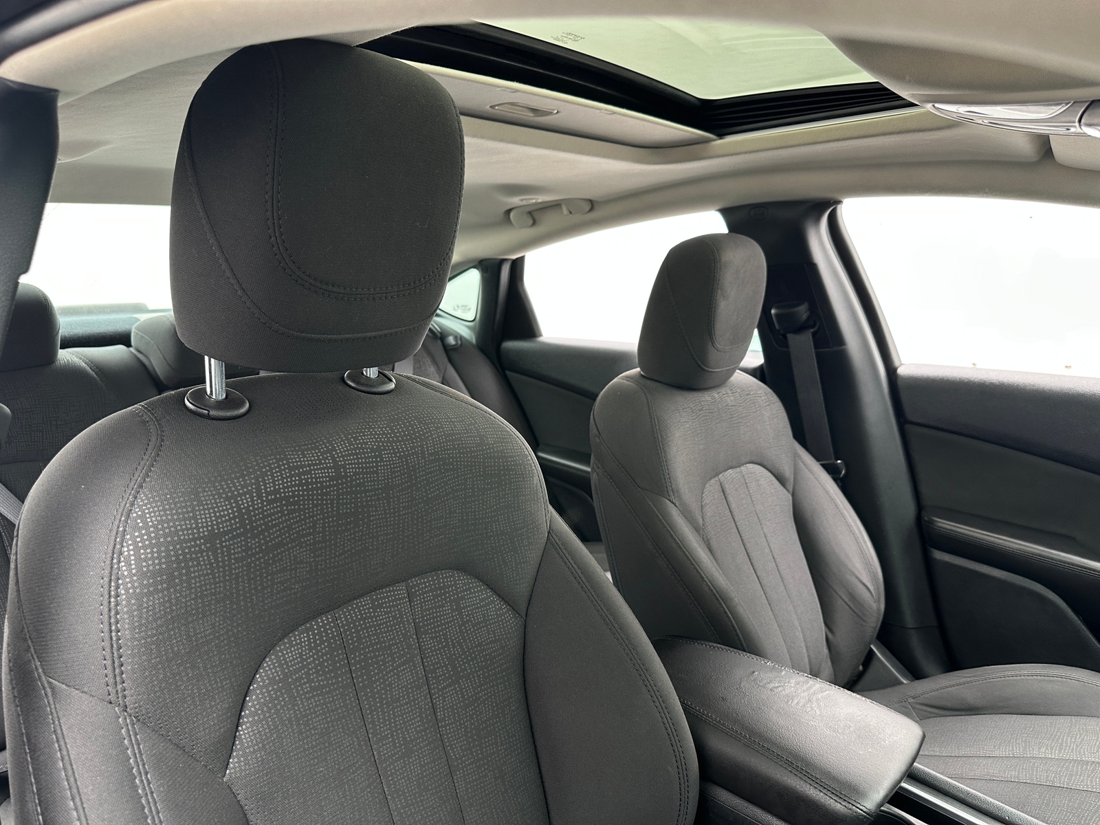 Thumbnail: 2016 Chrysler 200 - 2