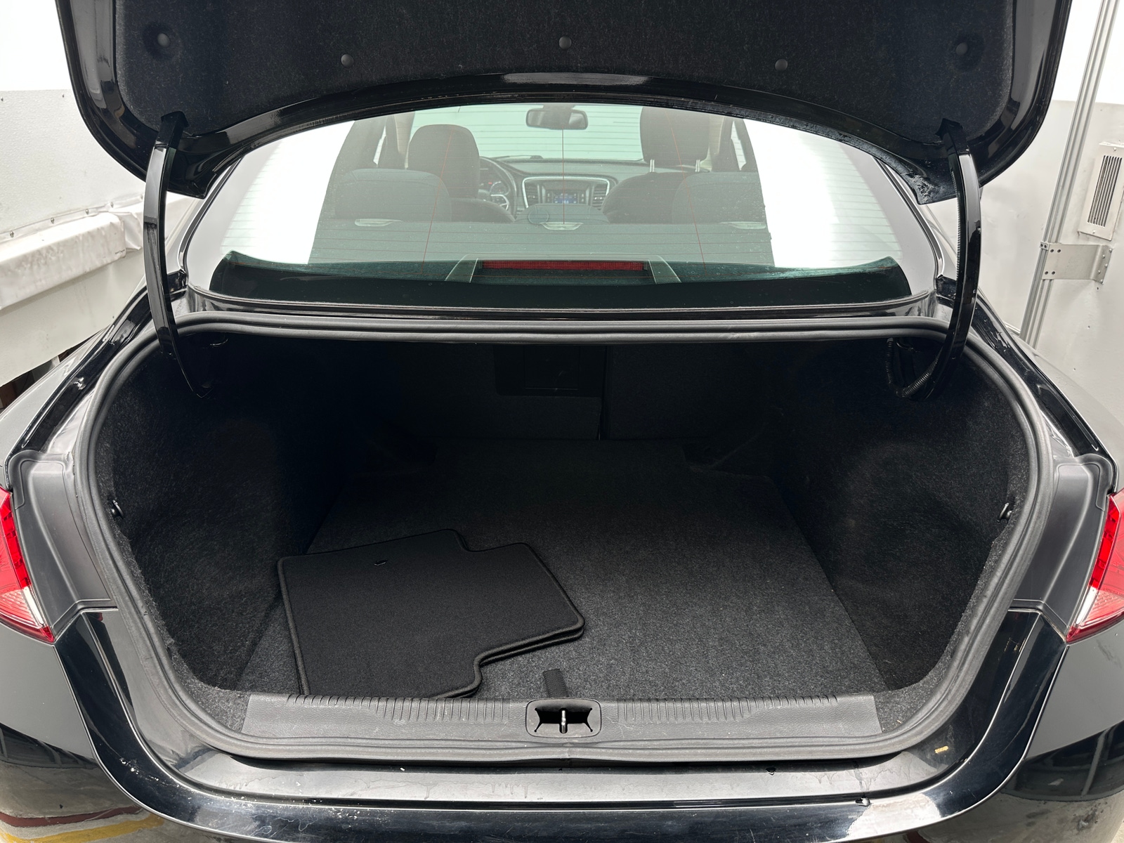 Thumbnail: 2016 Chrysler 200 - 7
