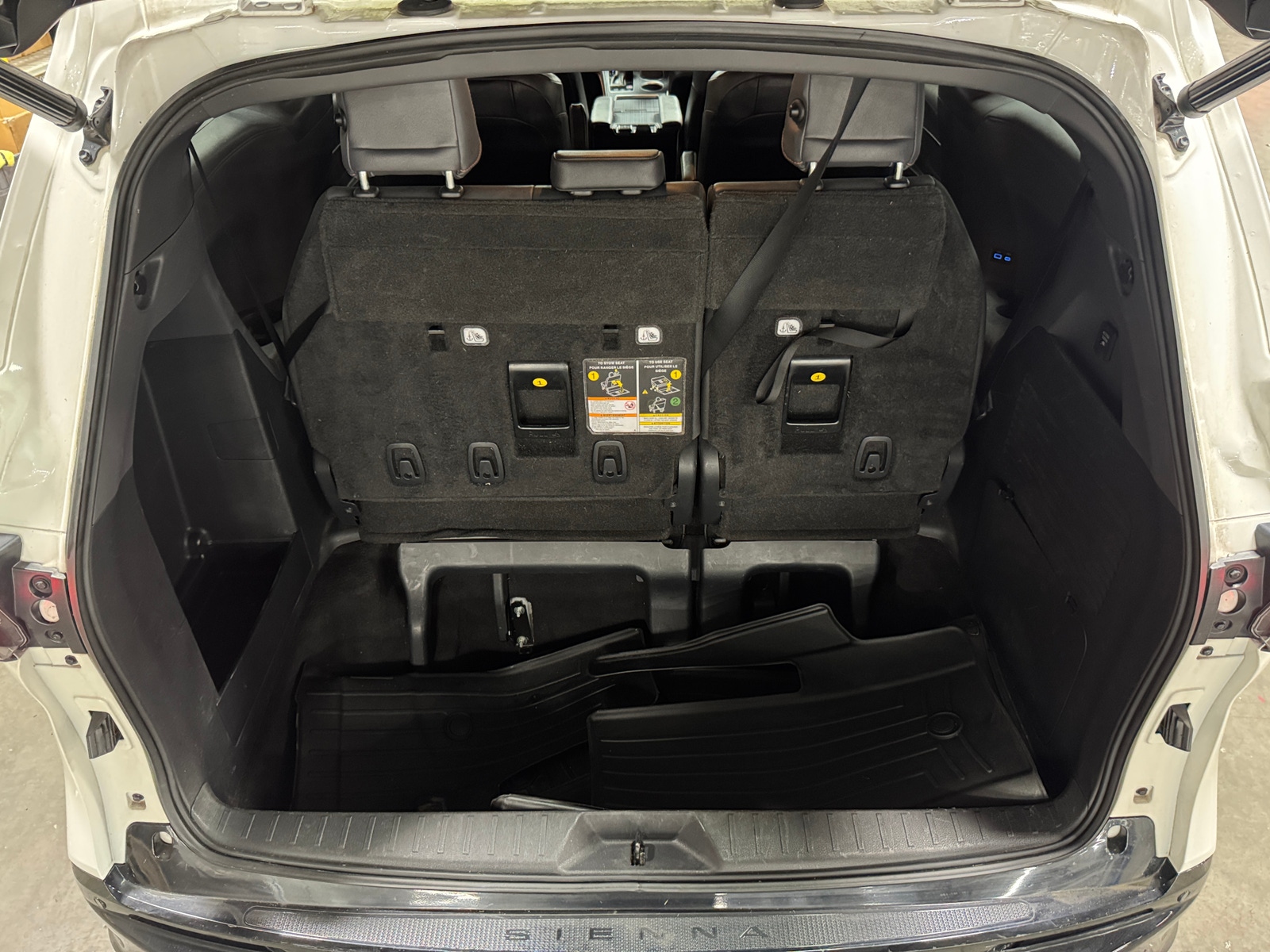 Thumbnail: 2021 Toyota Sienna - 6