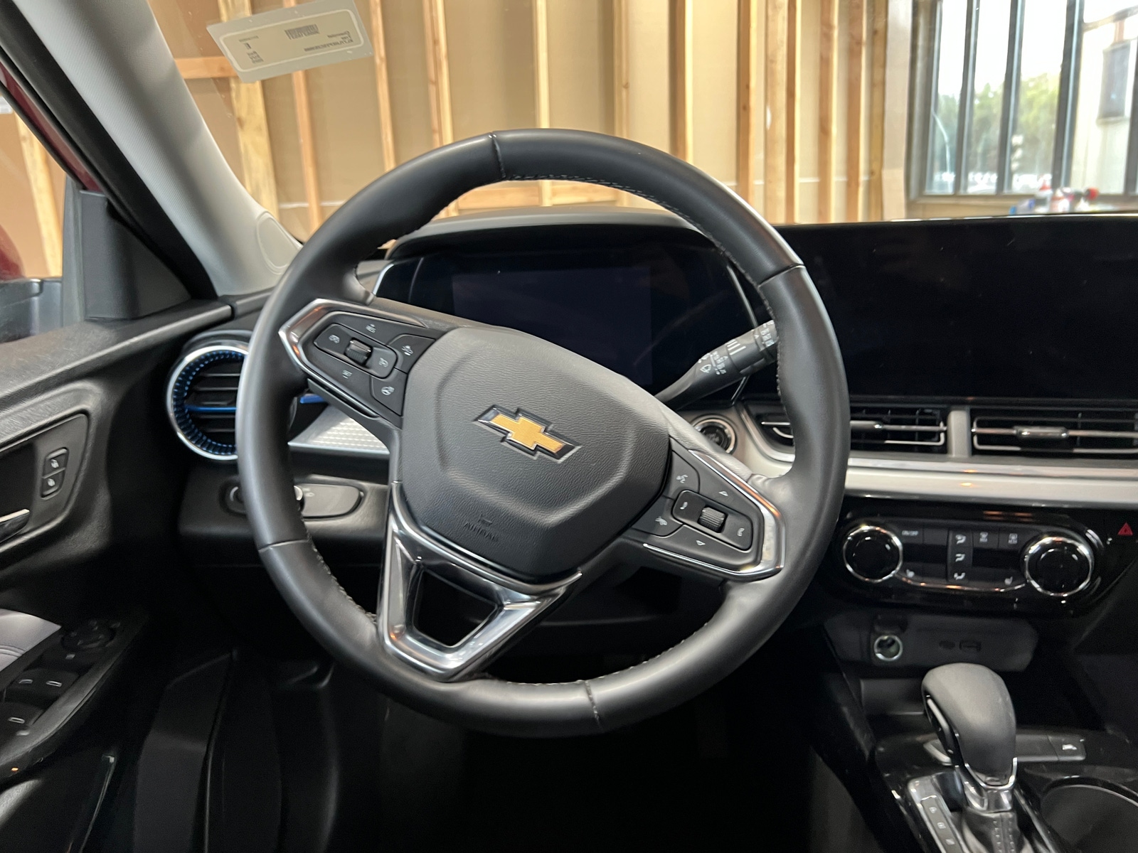 Thumbnail: 2025 Chevrolet Trax - 5