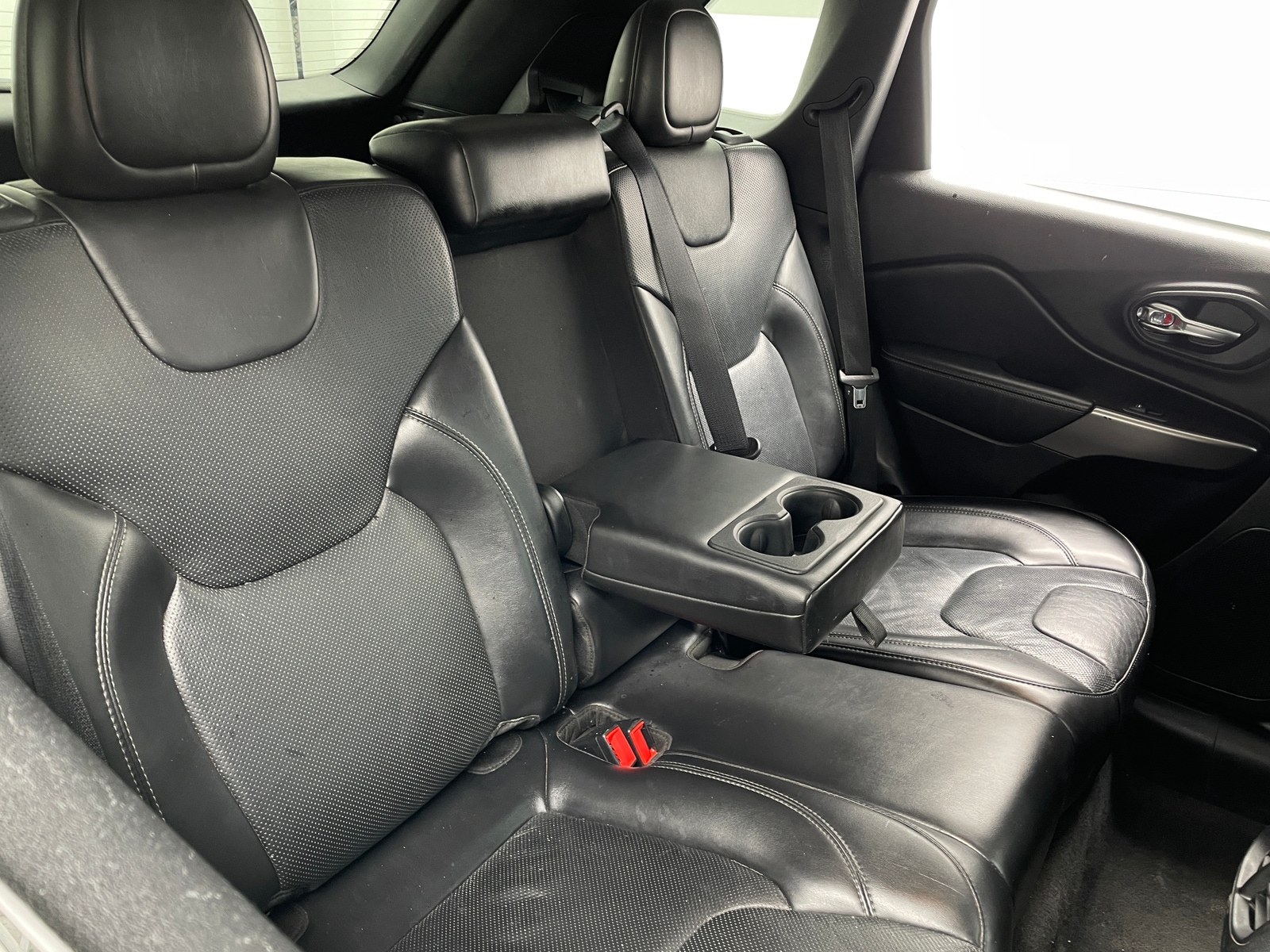 Thumbnail: 2020 Jeep Cherokee - 5