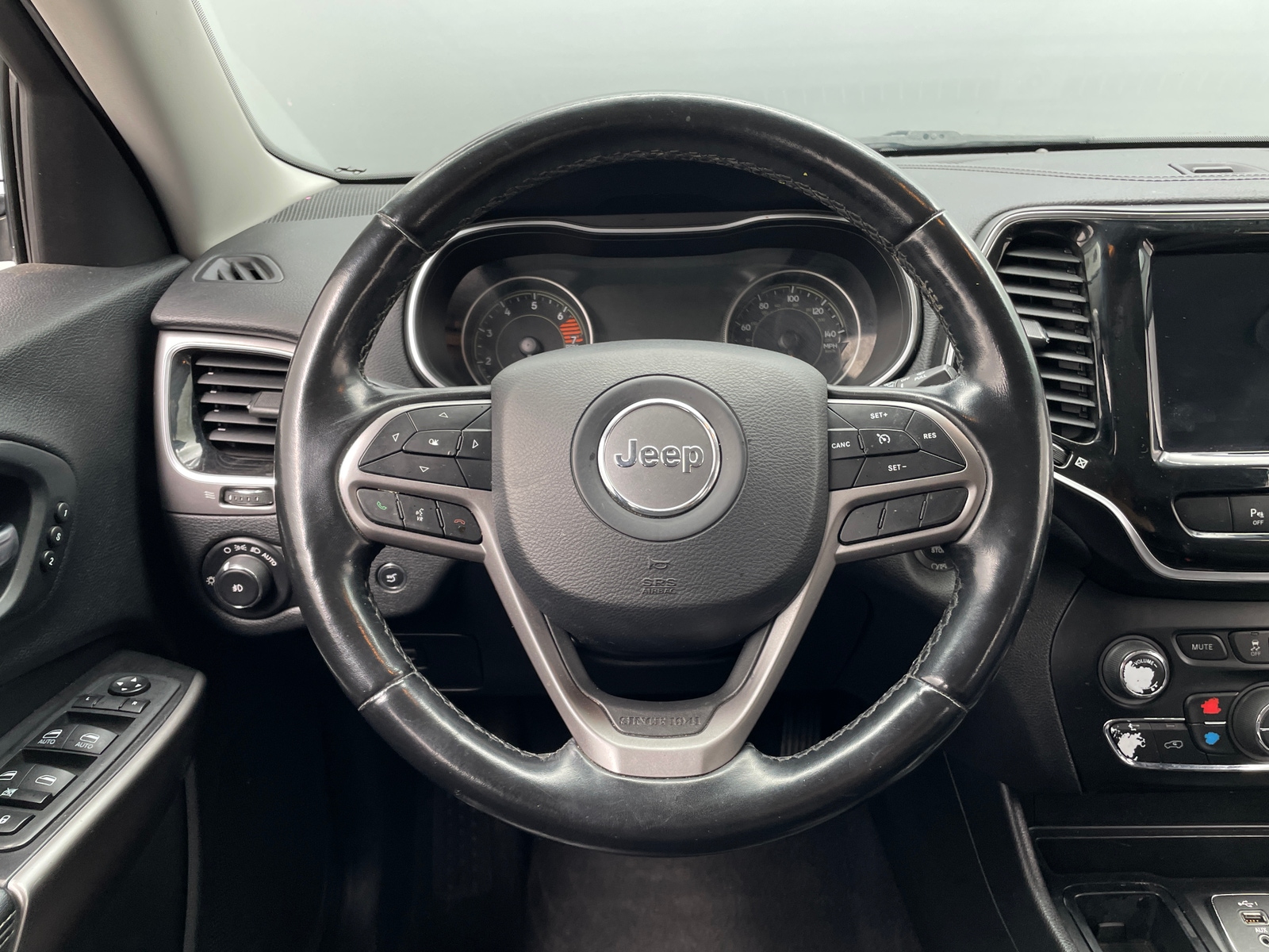 Thumbnail: 2020 Jeep Cherokee - 4