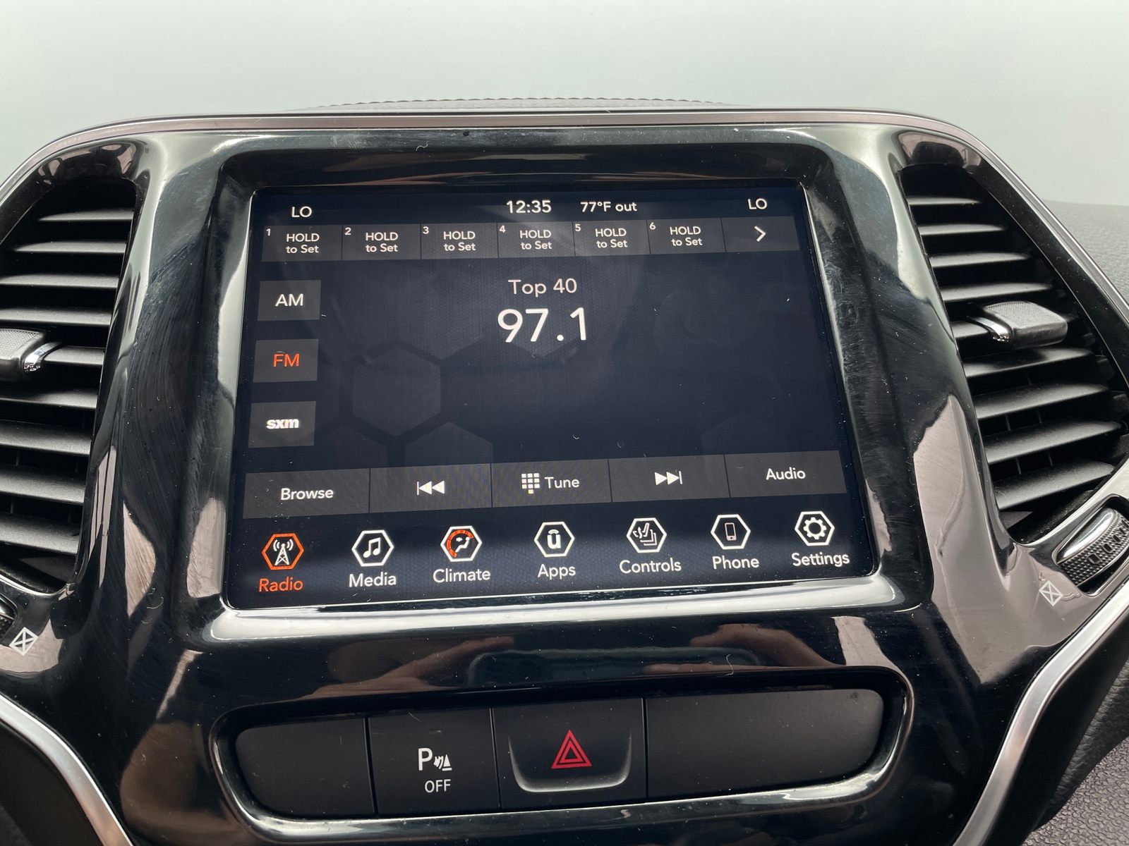 Thumbnail: 2020 Jeep Cherokee - 3