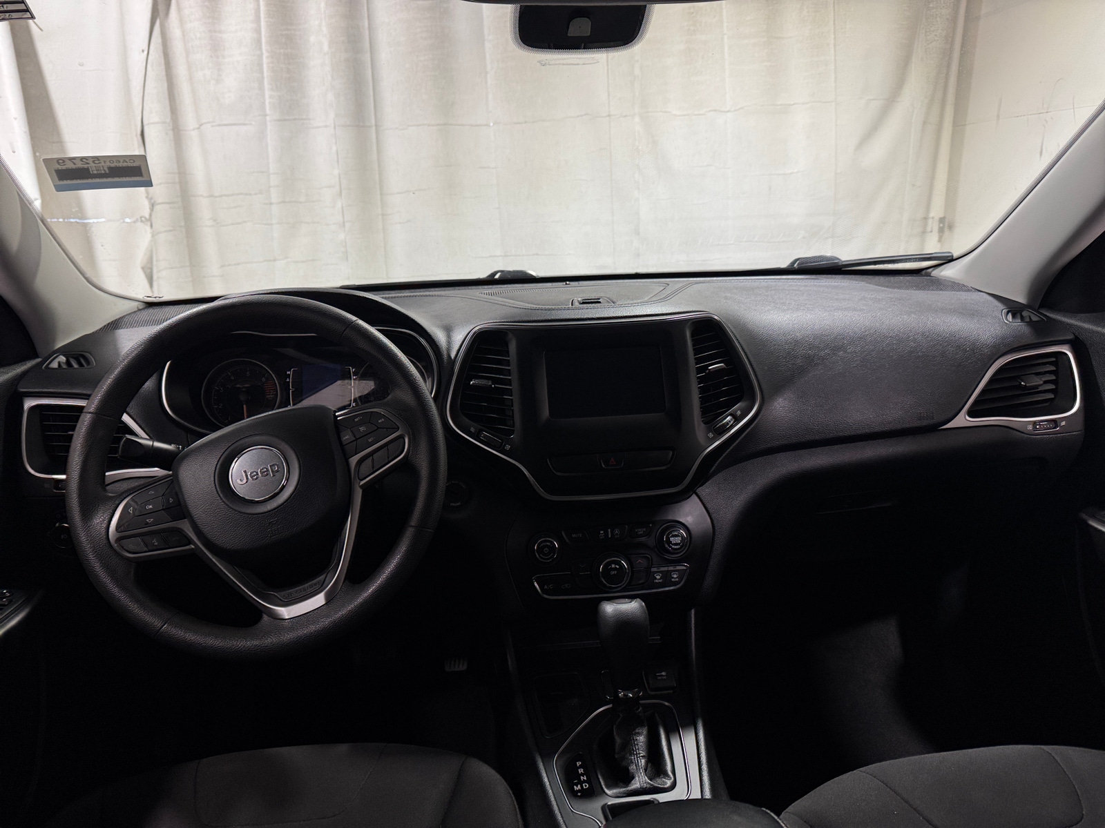 Thumbnail: 2019 Jeep Cherokee - 3