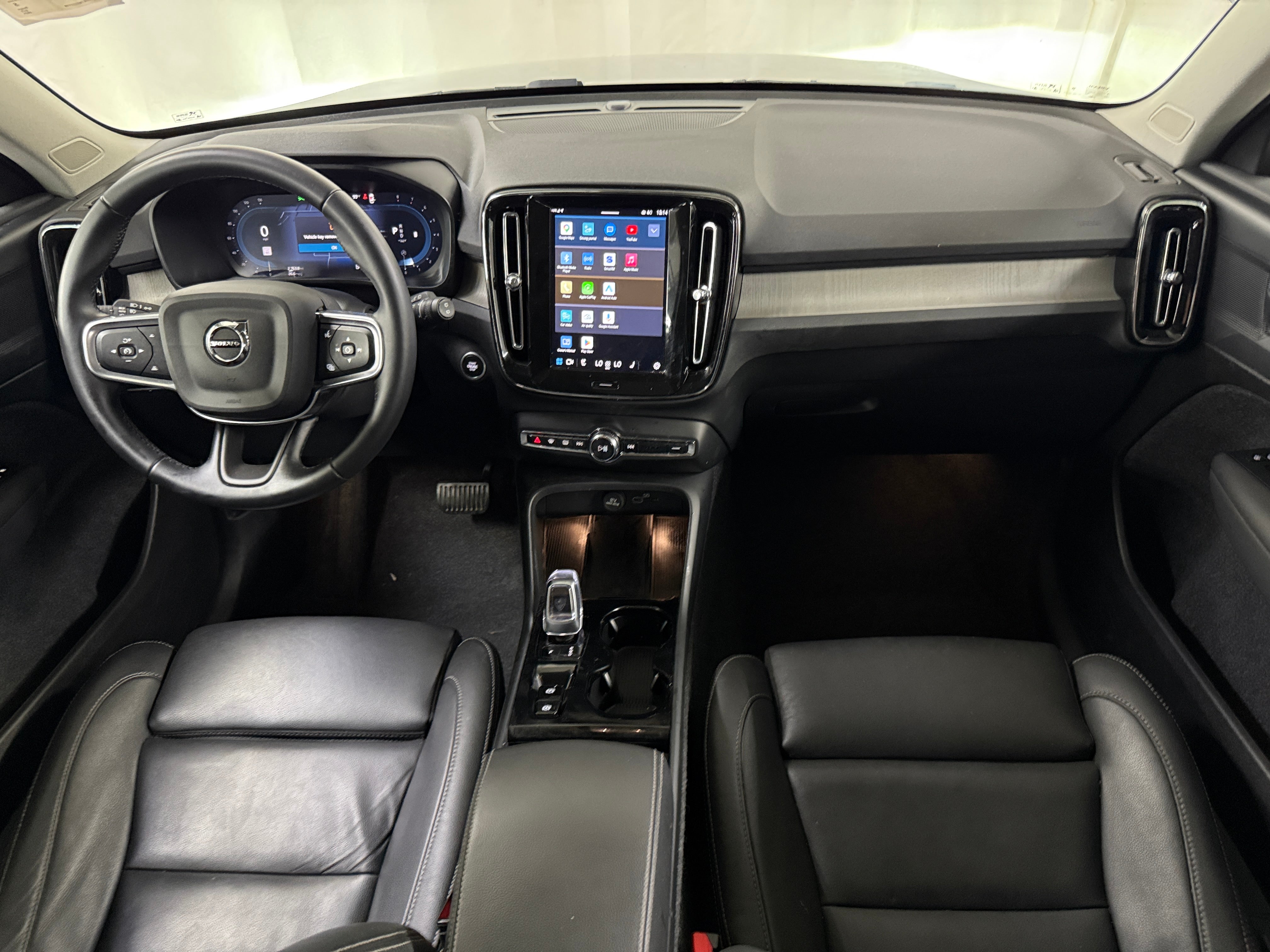 2025 Volvo XC40 Plus - Photo 7