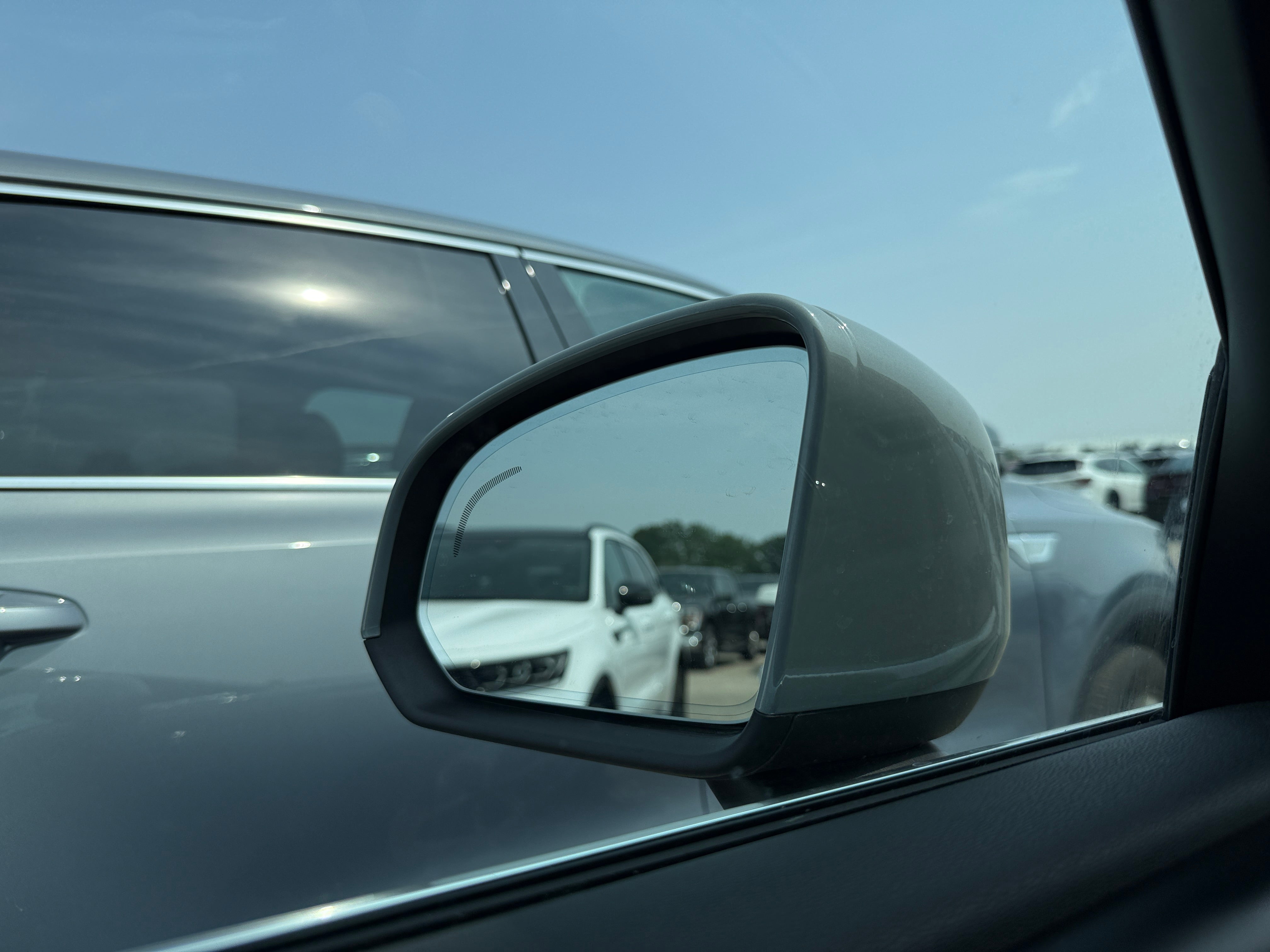 2025 Volvo XC40 Plus - Photo 15
