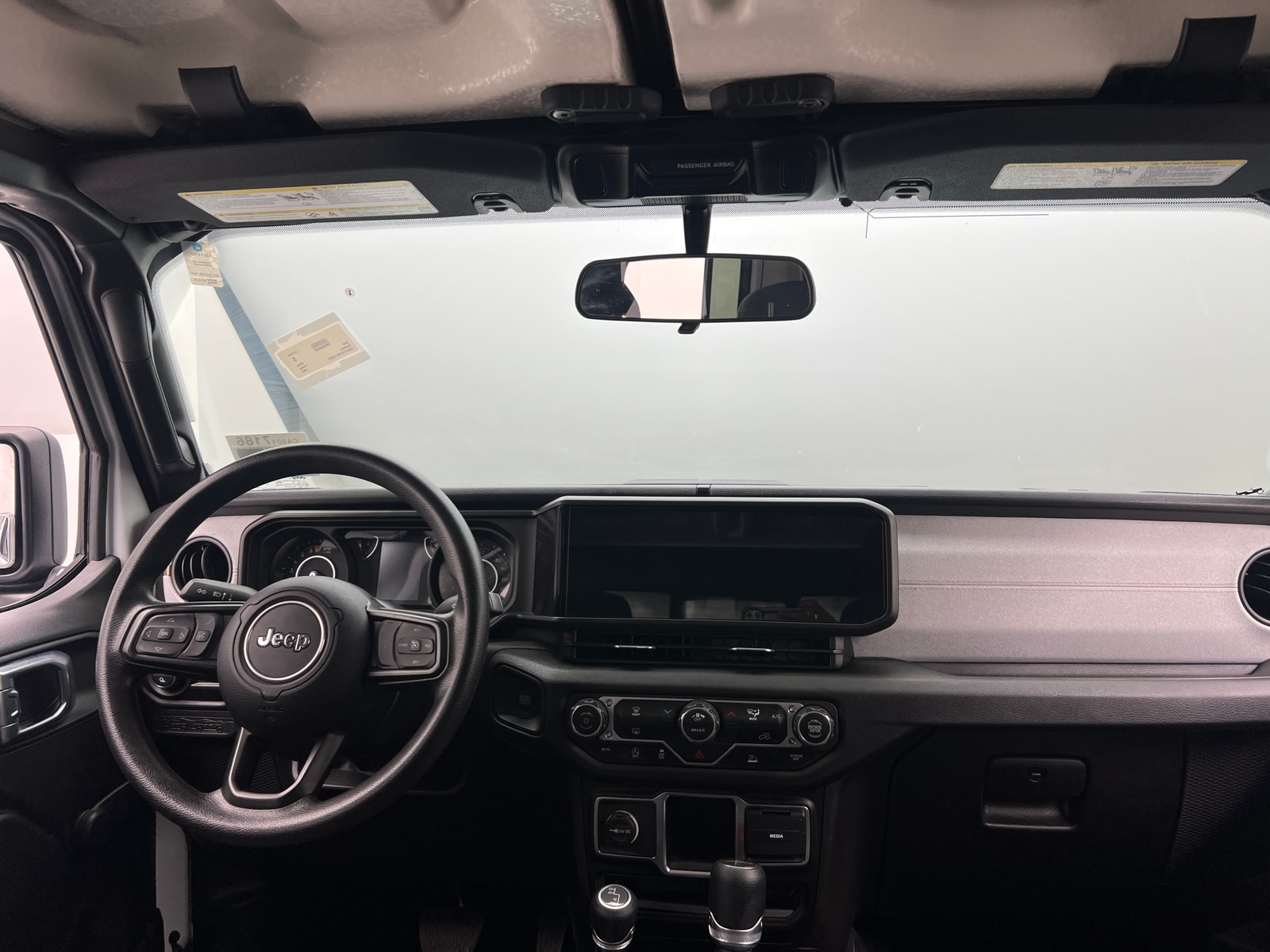 Thumbnail: 2024 Jeep Gladiator - 3
