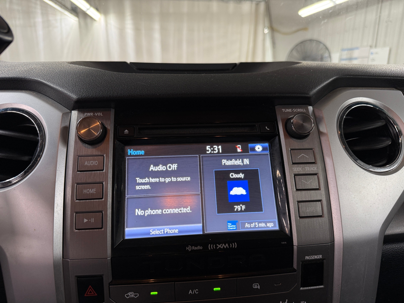 Thumbnail: 2016 Toyota Tundra - 4