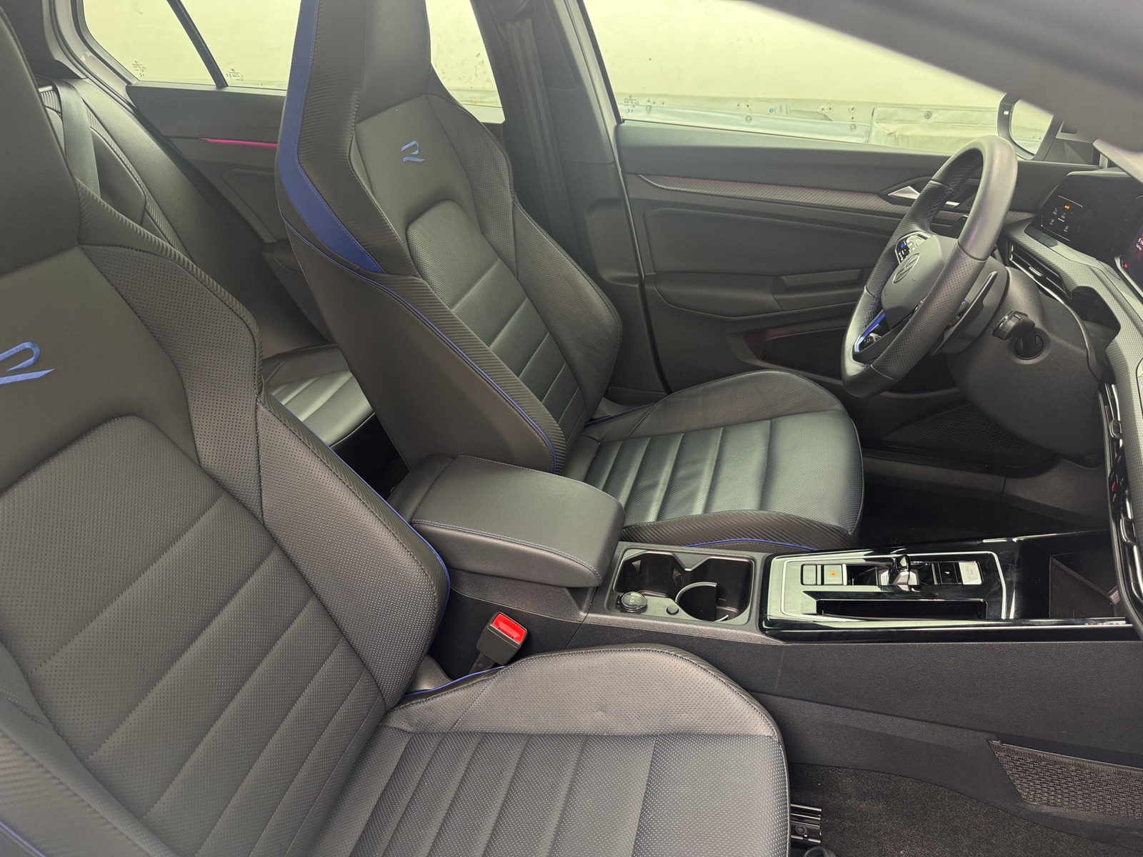 Thumbnail: 2024 Volkswagen Golf - 2