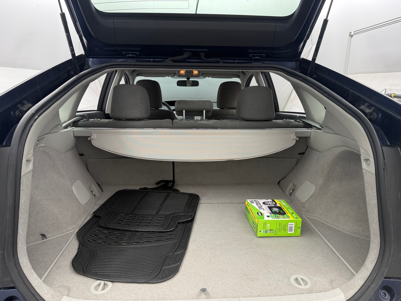 Thumbnail: 2012 Toyota Prius - 7