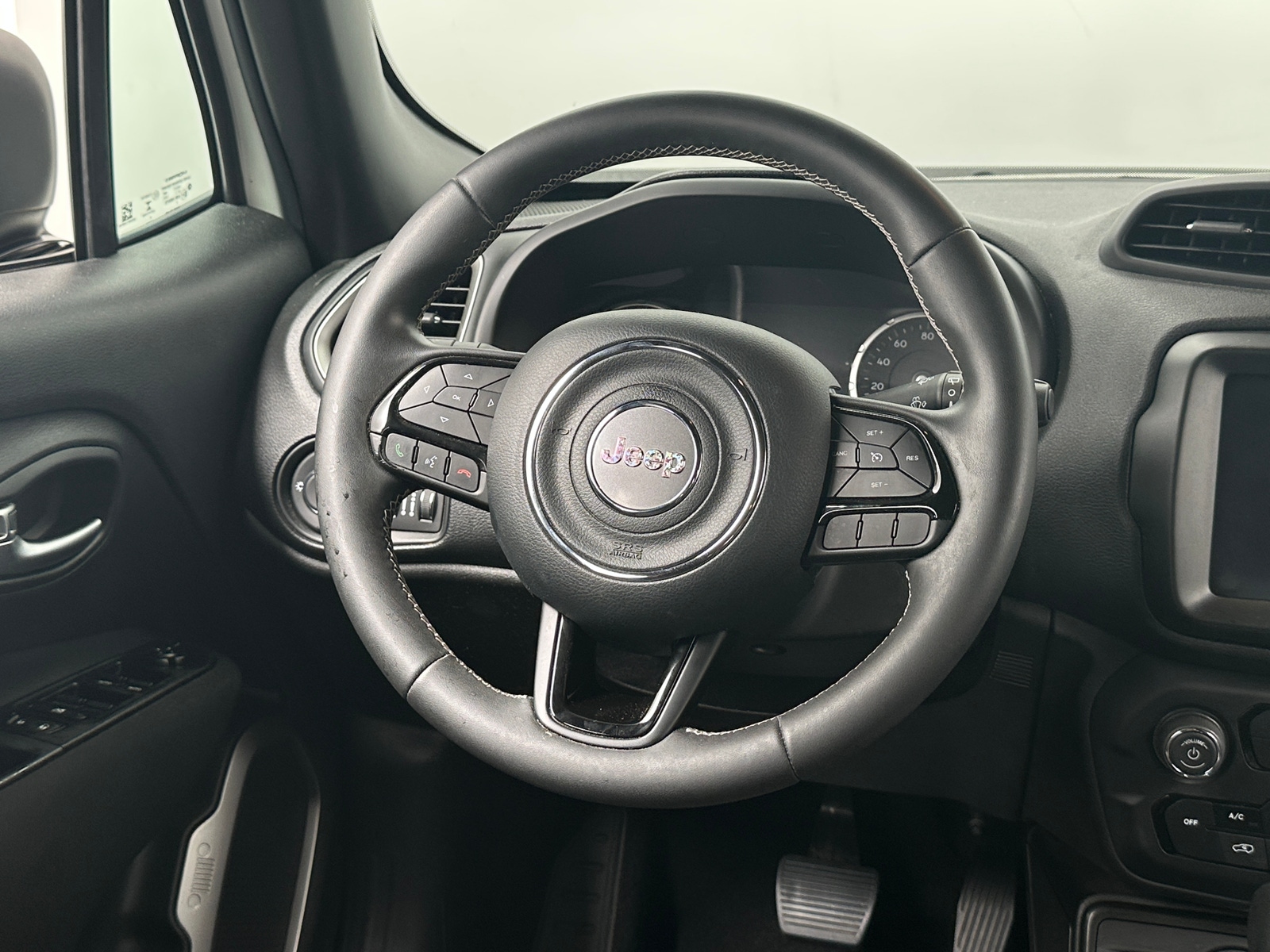 Thumbnail: 2021 Jeep Renegade - 5
