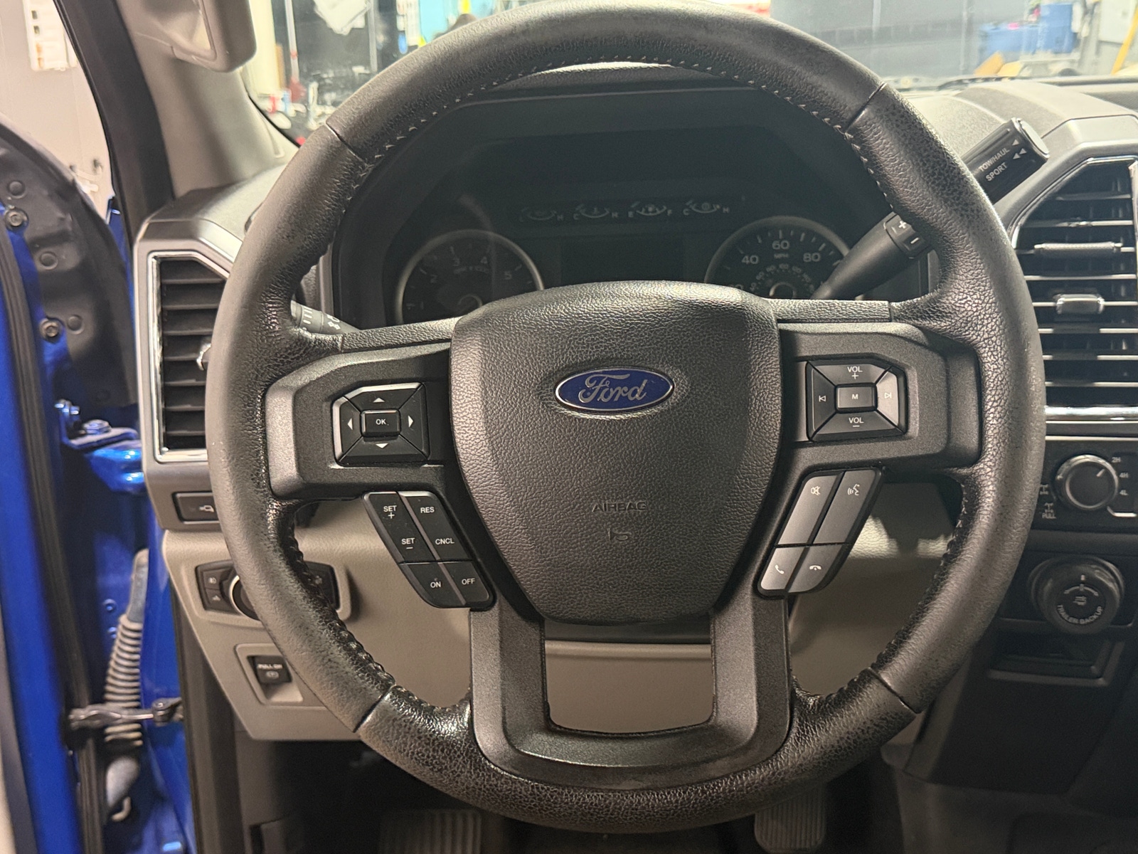 Thumbnail: 2016 Ford Econoline - 5