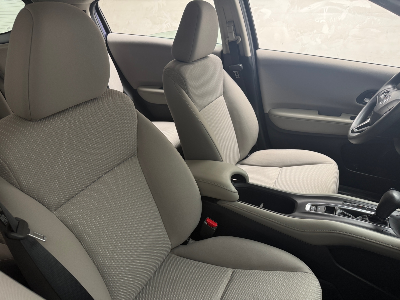 Thumbnail: 2017 Honda HR-V - 2