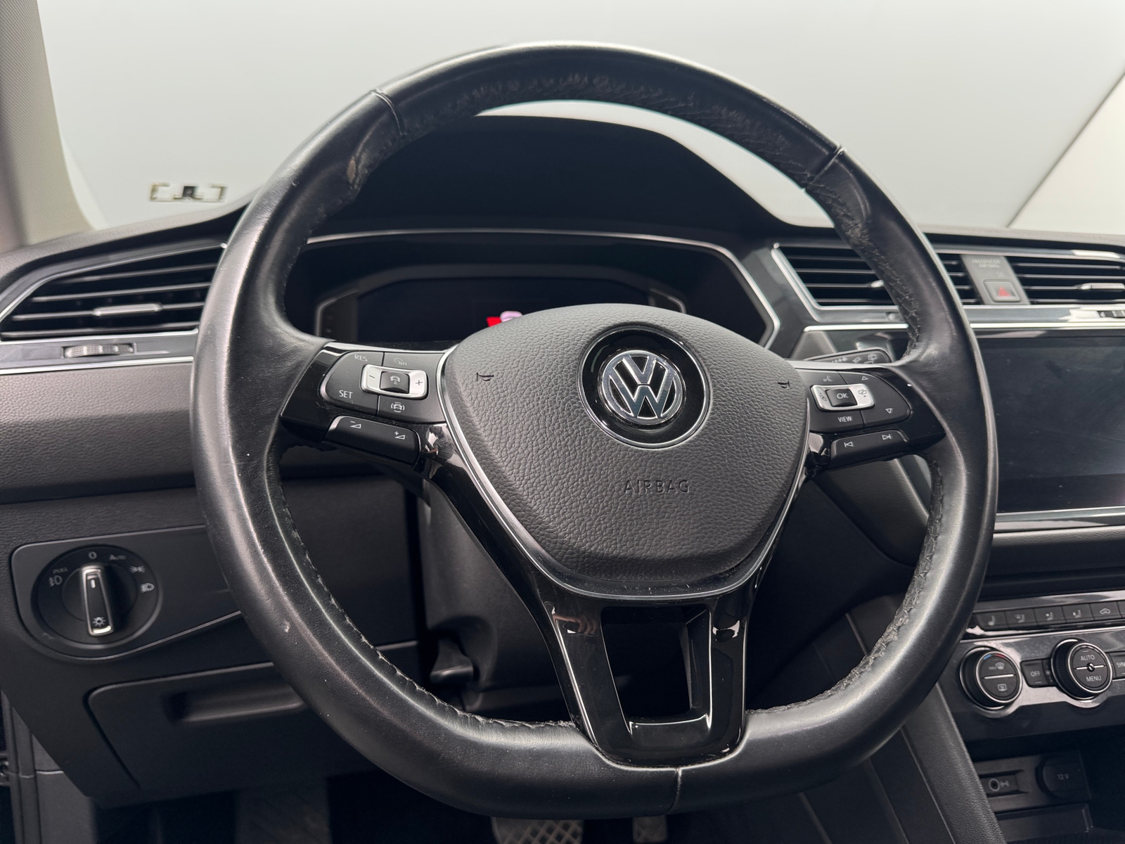 Thumbnail: 2019 Volkswagen Tiguan - 5